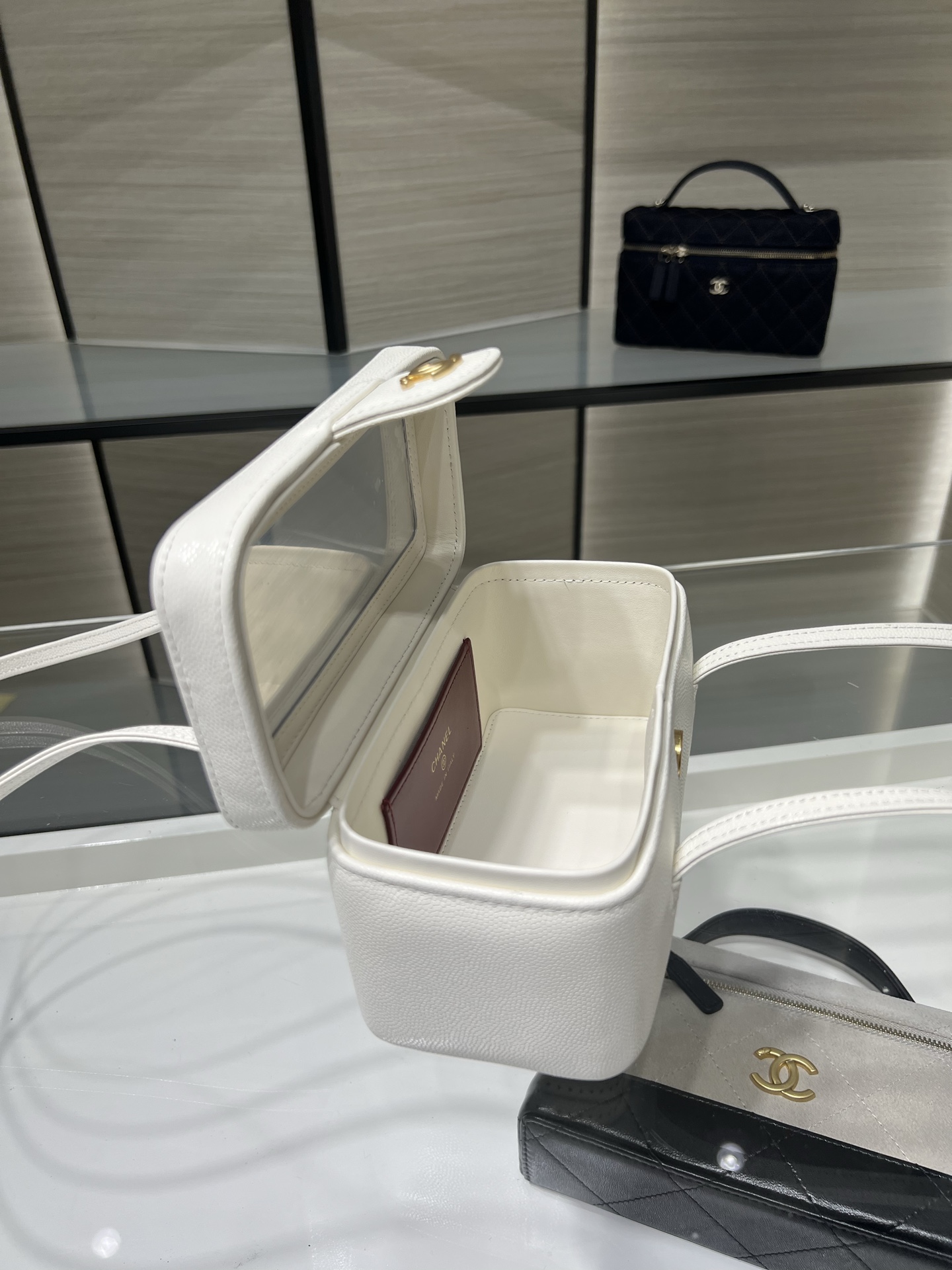 26P Preppy Coco White Quilted Caviar Leather Long Vanity Handbag with Gold-Tone Hardware - Mocuir