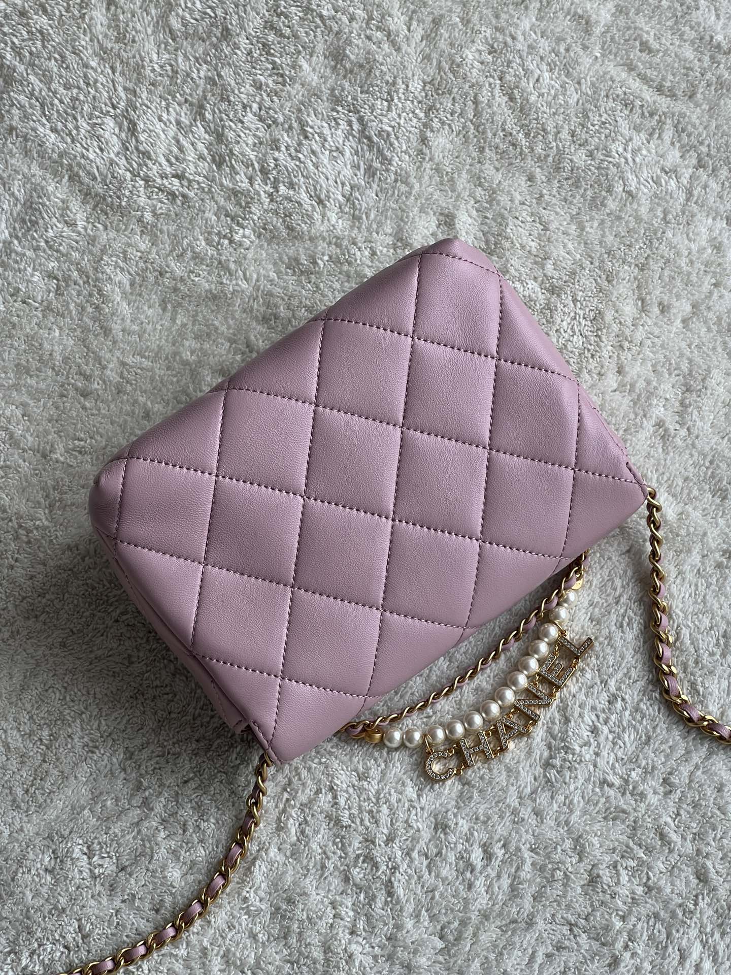 24A Mini Classic Flap Bag in Ballet Pink Quilted Lambskin with Pearl & Crystal CHANEL Letter Chain and Light Gold-Tone Hardware (AS4986) - Mocuir
