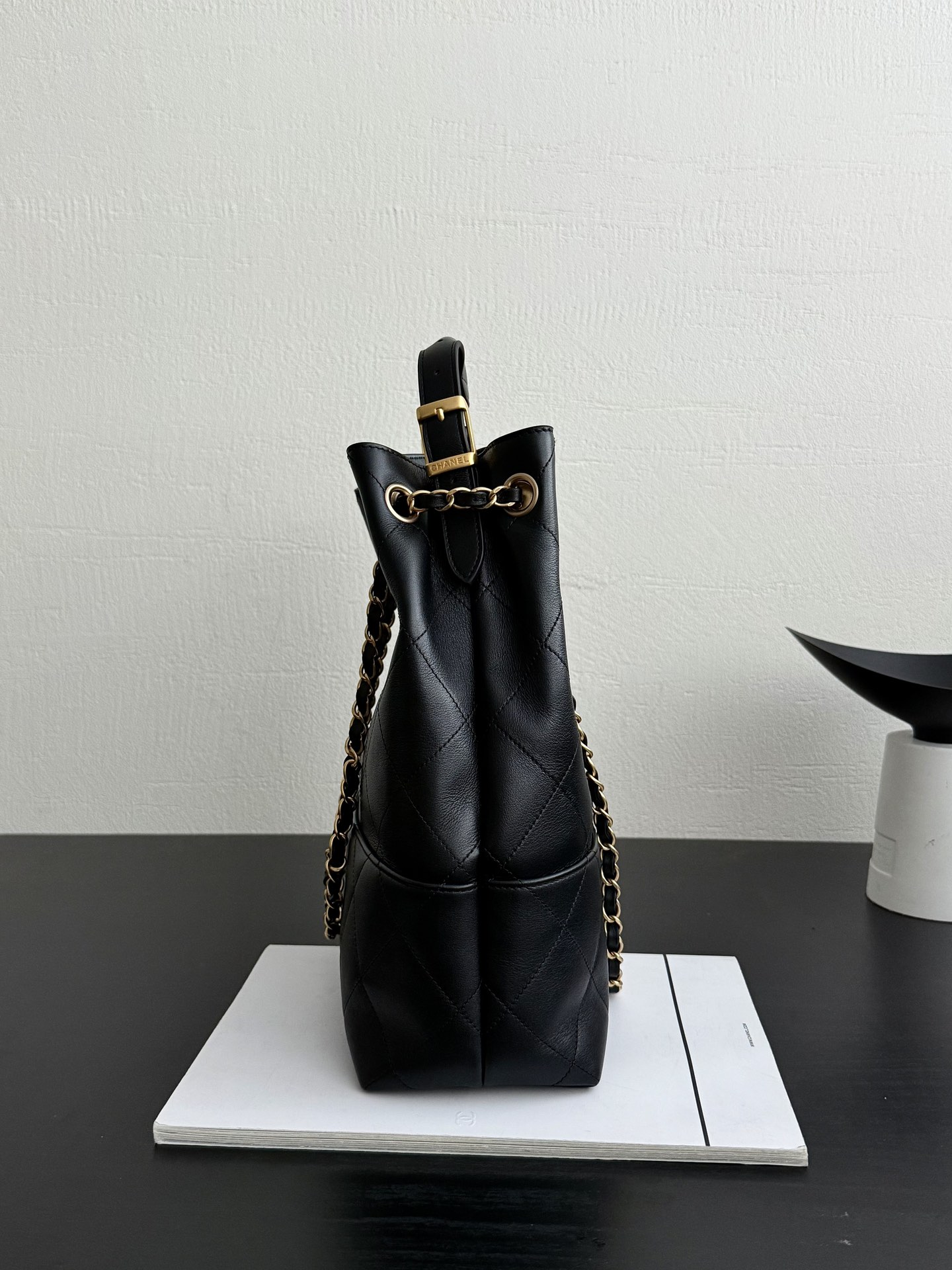 Quilted Calfskin Hobo Bag (AS3323) in Black Calfskin with Gold-Tone Hardware, 24B Fall-Winter Collection - Mocuir