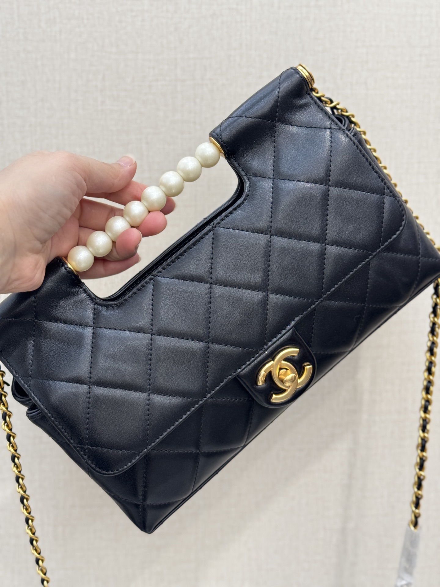 Pearl Handle Flap Bag - Mocuir