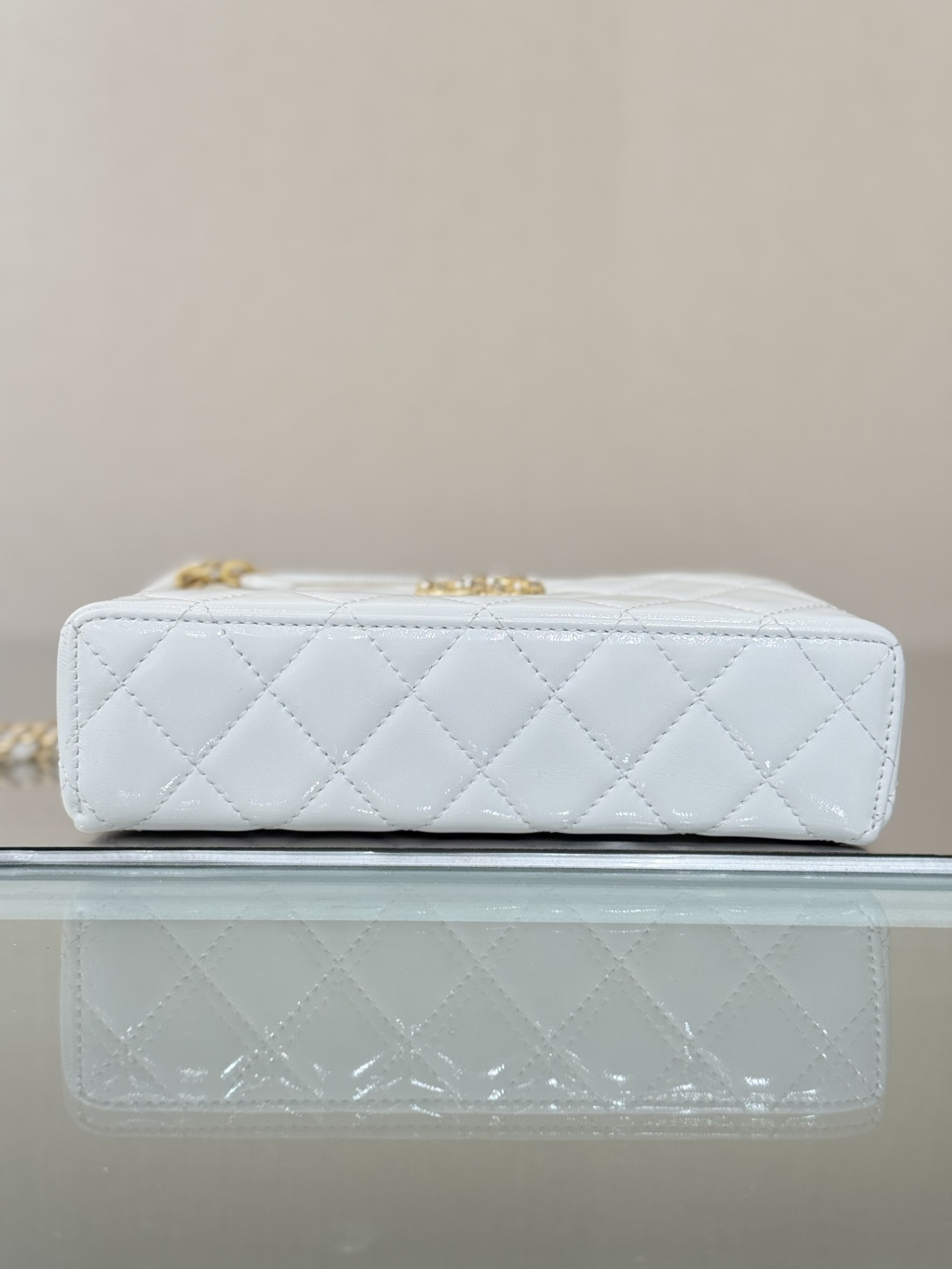 Classic Vanity Case with Pearl CC（White） - Mocuir