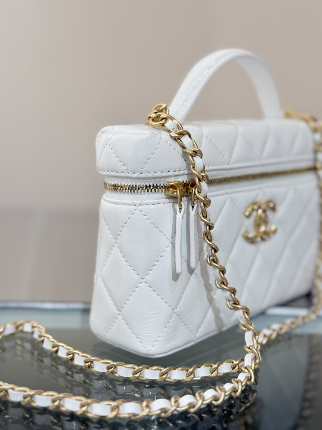 Classic Vanity Case with Pearl CC（White） - Mocuir