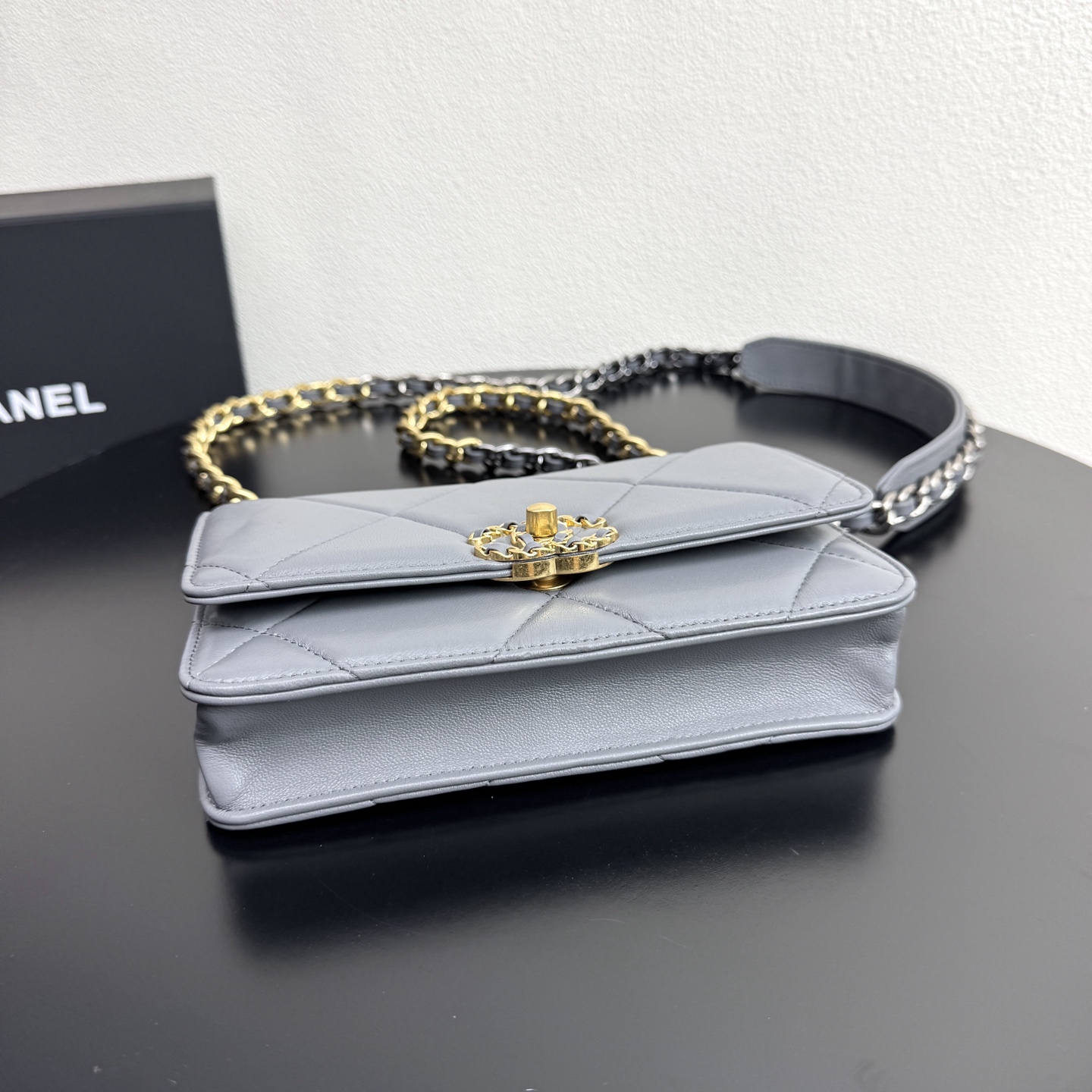 19 WOC Quilted Lambskin Shoulder Bag in Grey (Tri-Tone Hardware) - Mocuir