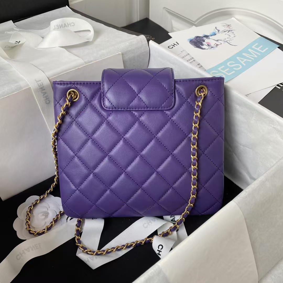 24C AS4596 Vintage Logo Quilted Lambskin Shoulder Bag Purple