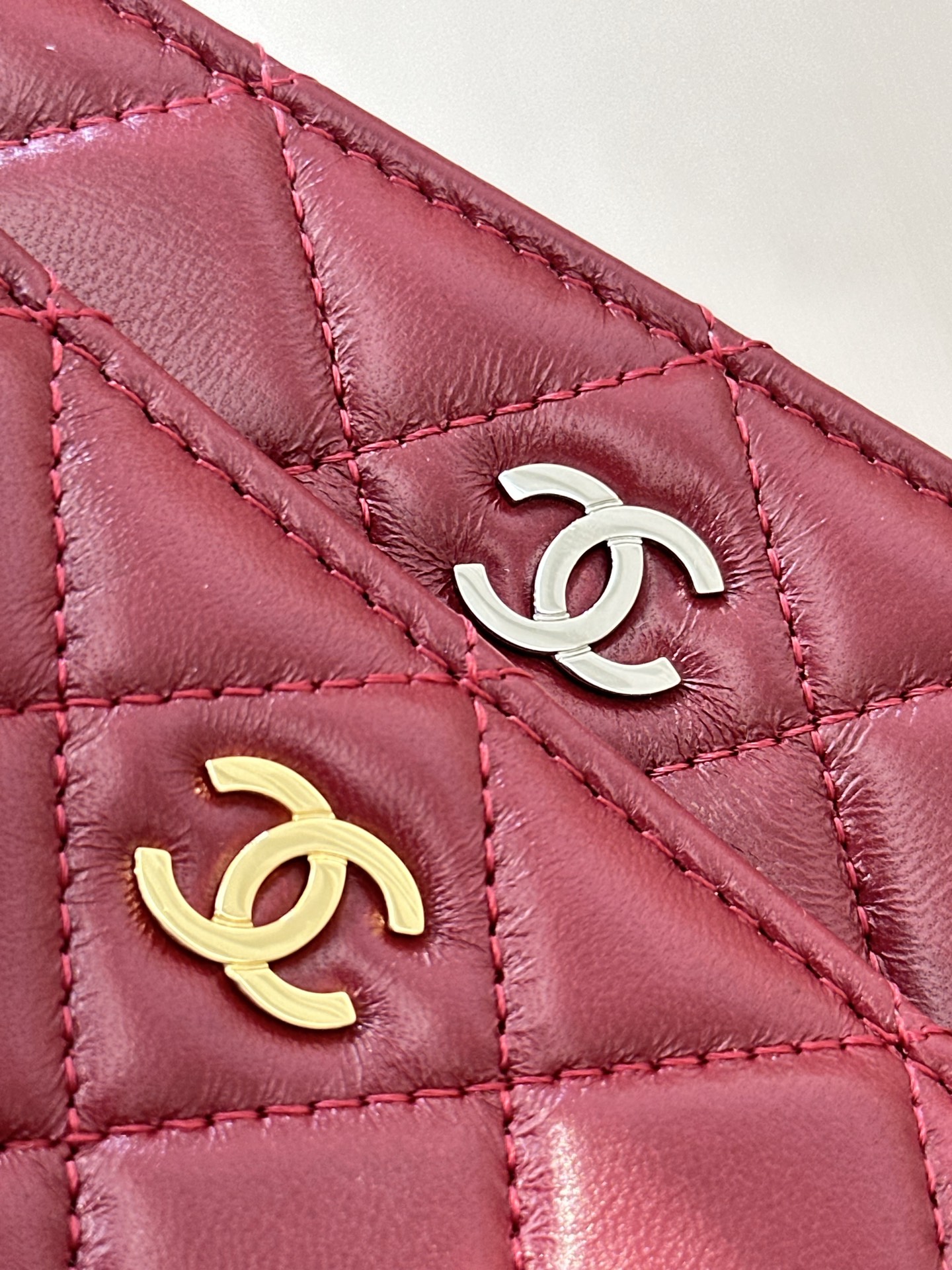 Classic Quilted Lambskin Wallet on Chain in Burgundy (Silver Hardware) - Mocuir