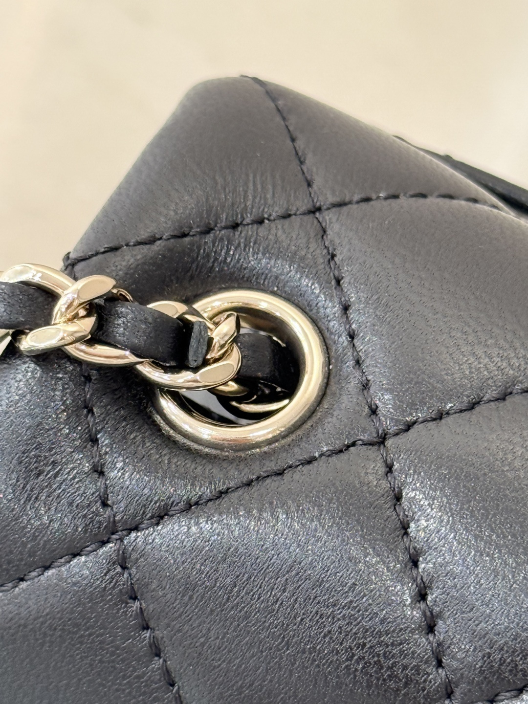 Mini Square Flap with Globe Charm - Mocuir