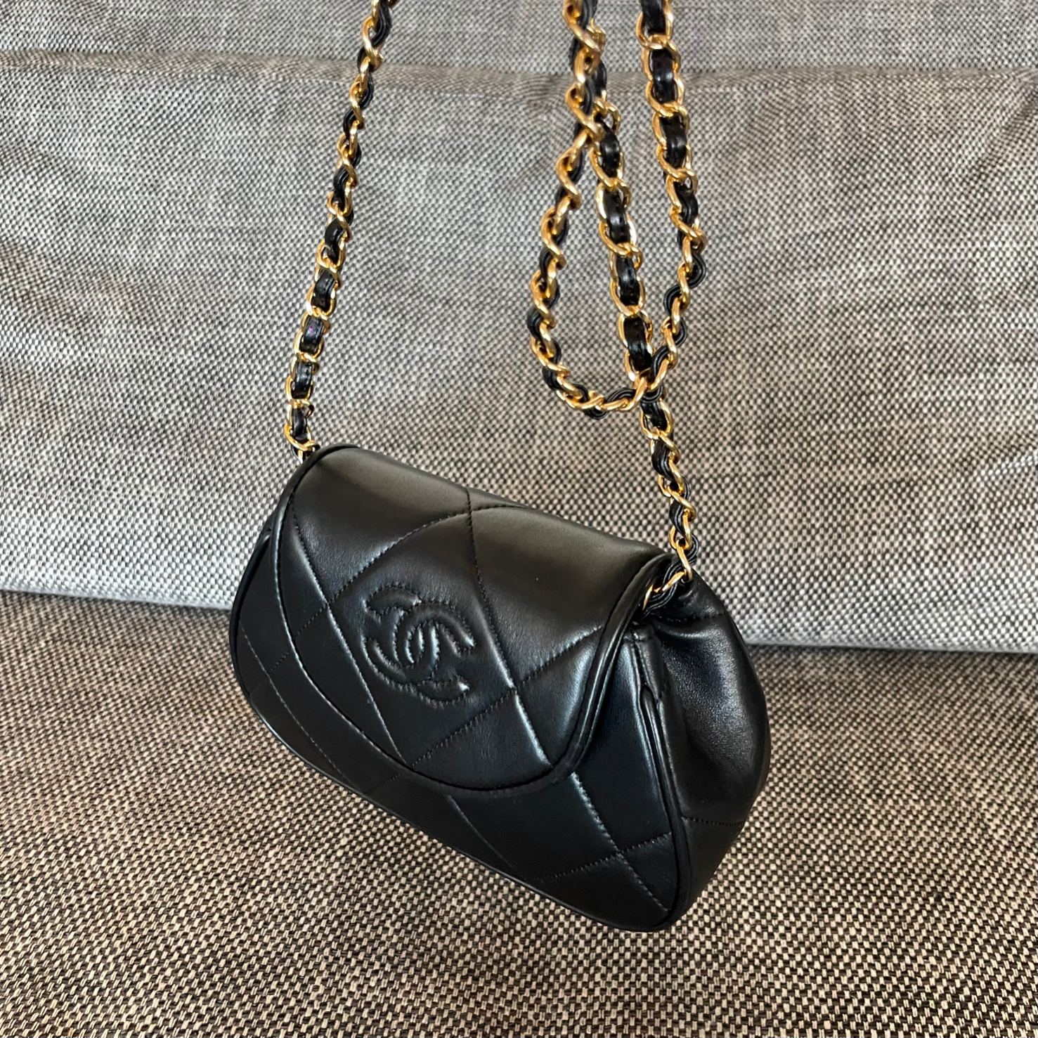 Black Quilted Lambskin Crescent-shaped Flap Handbag with Gold-Tone Hardware - Mocuir