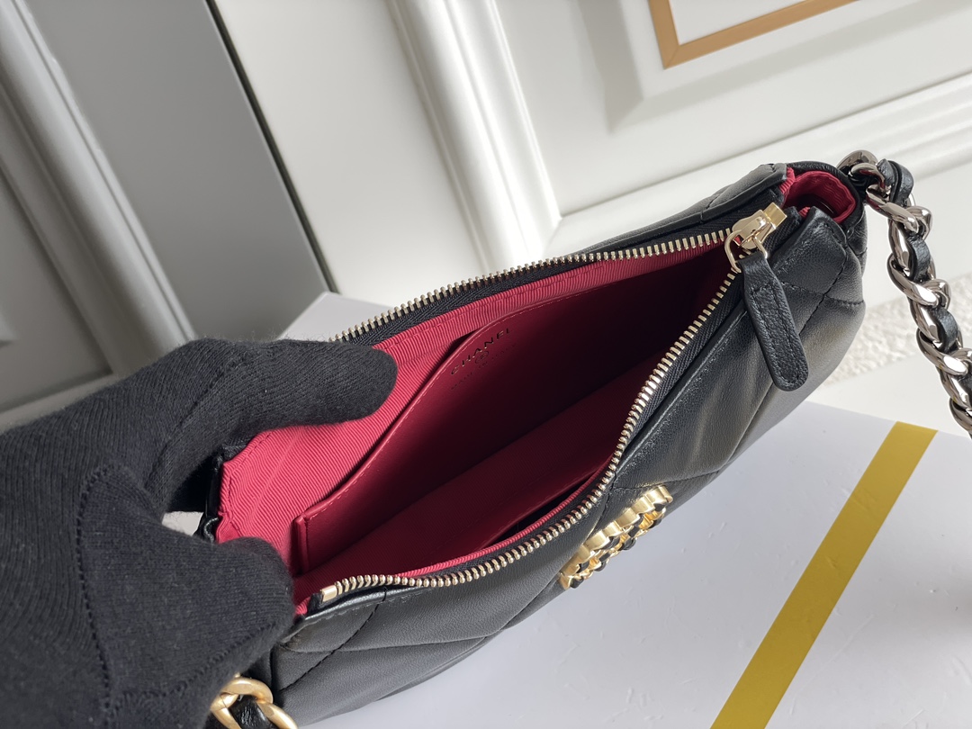 23K Hobo Bag in Black Quilted Lambskin with Aged Gold-Tone Hardware (Model AS4422) - Mocuir