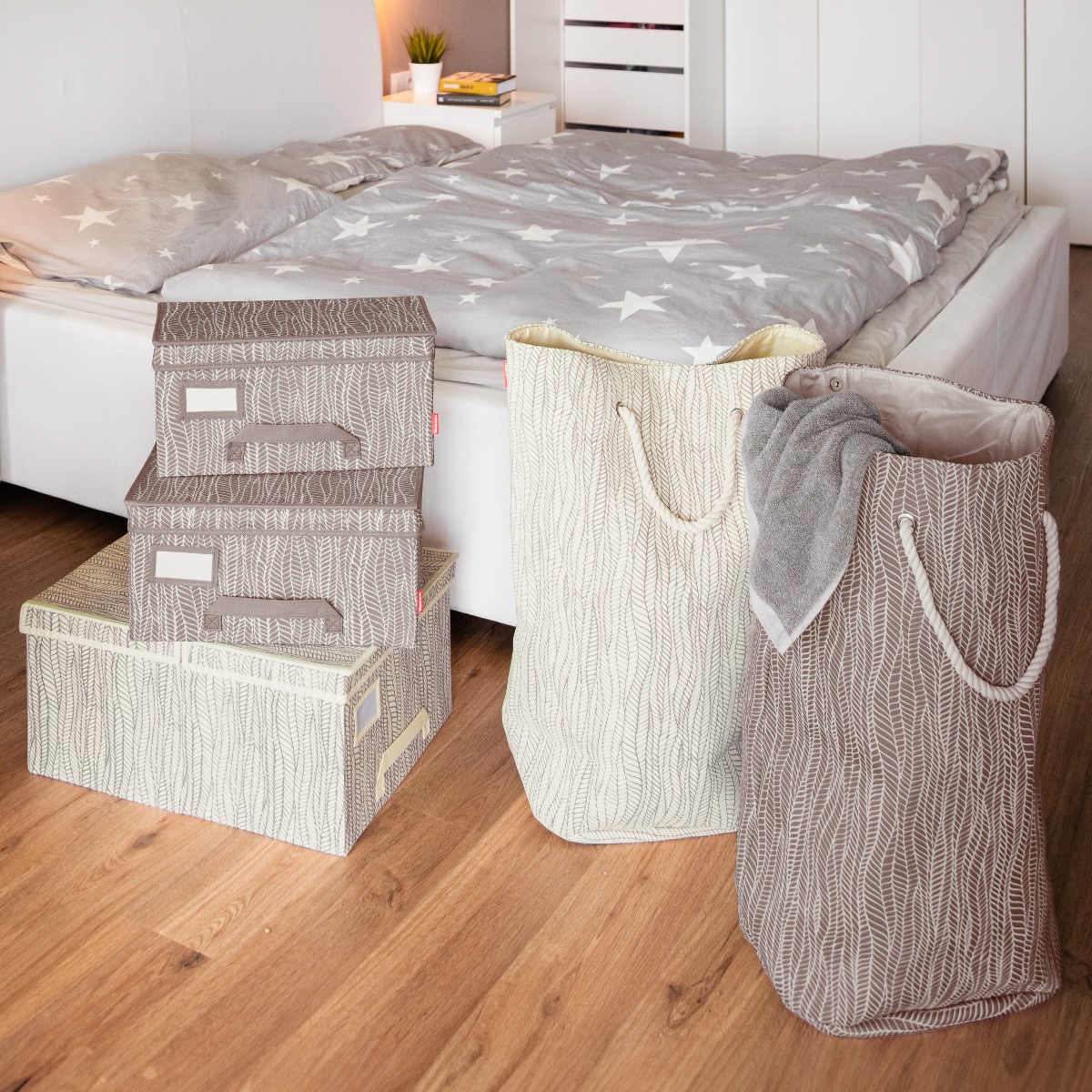 Krabice na oděvy FANCY HOME 40 x 18 x 20 cm, smetanová