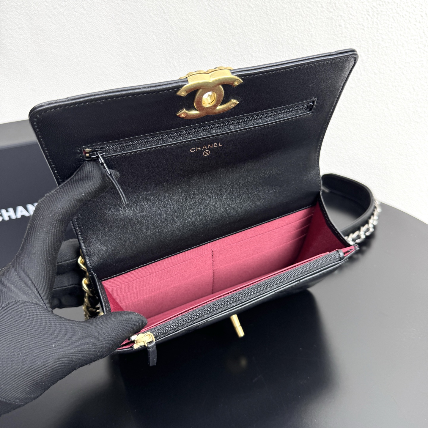 19 WOC Quilted Lambskin Shoulder Bag in Black (Tri-Tone Hardware) - Mocuir