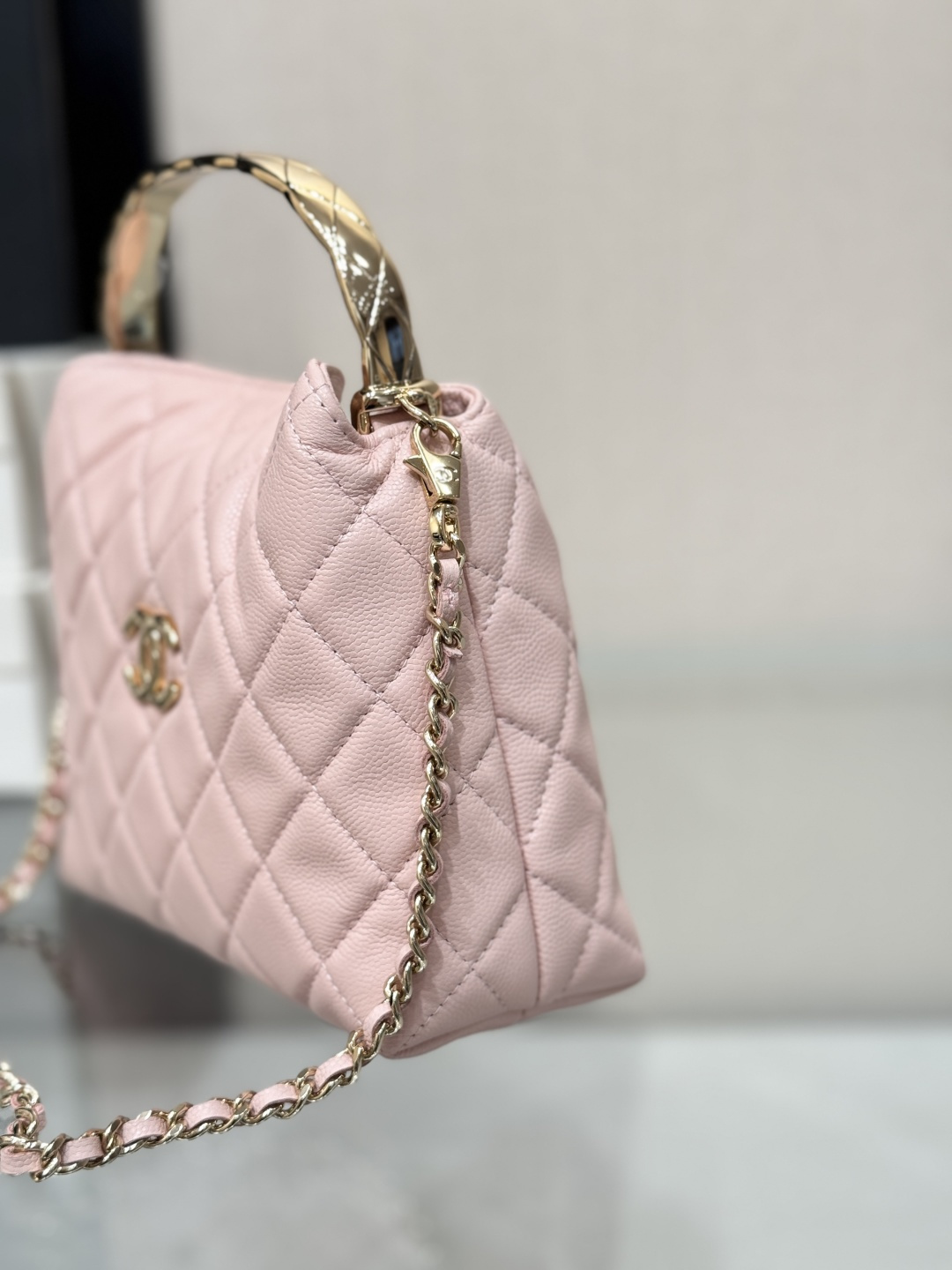 Metal Handle Bucket Bag（Pink） - Mocuir