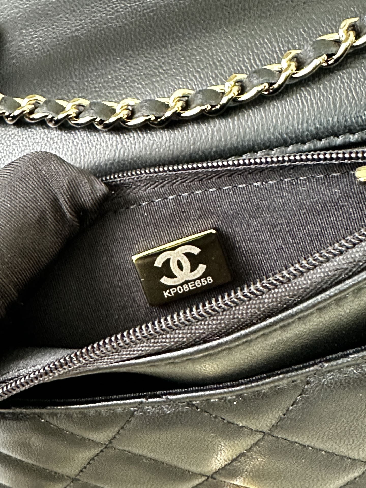 25P Mini Classic Flap with White Edge Piping - Mocuir