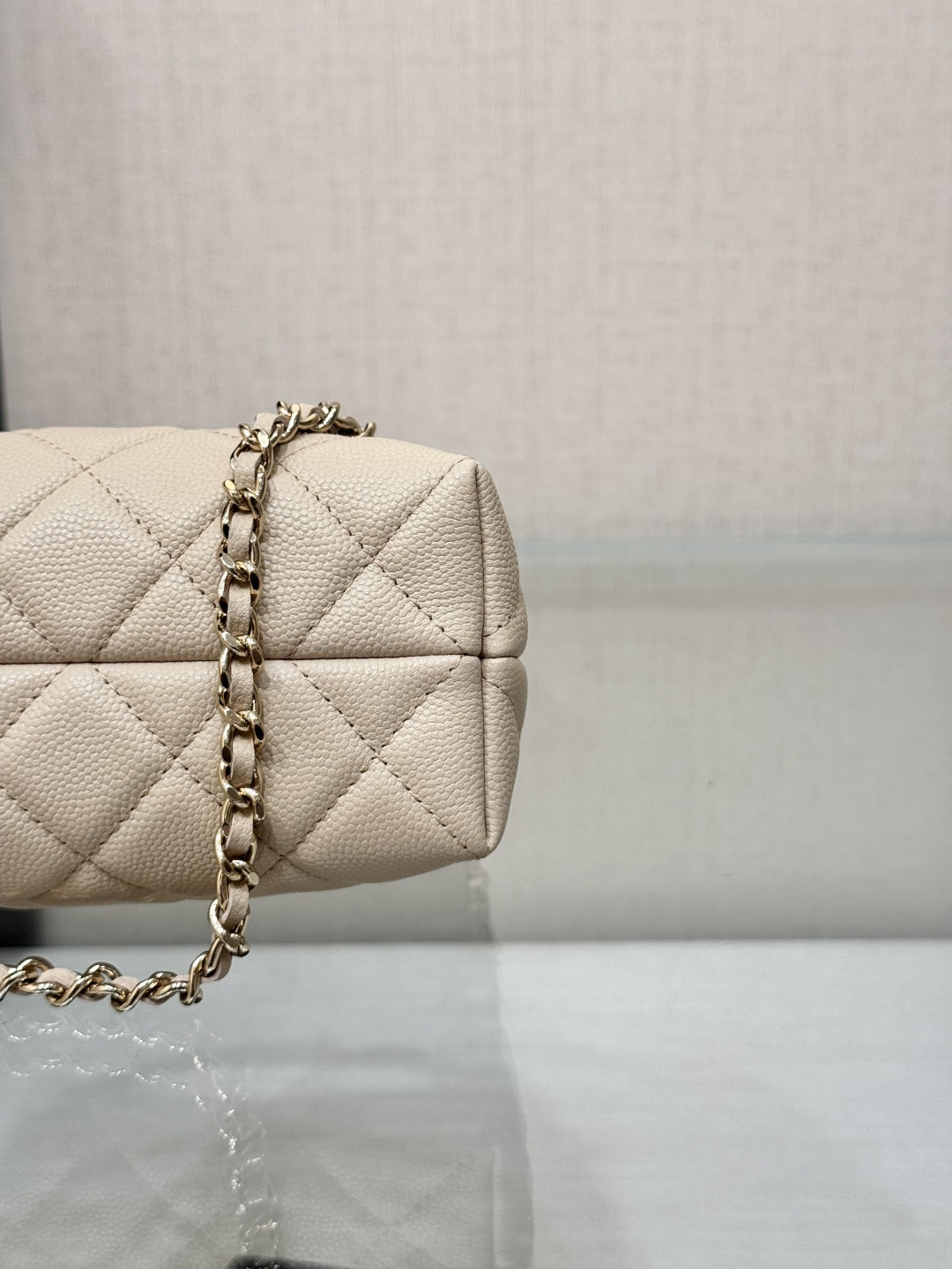 Metal Handle Bucket Bag（Light beige） - Mocuir