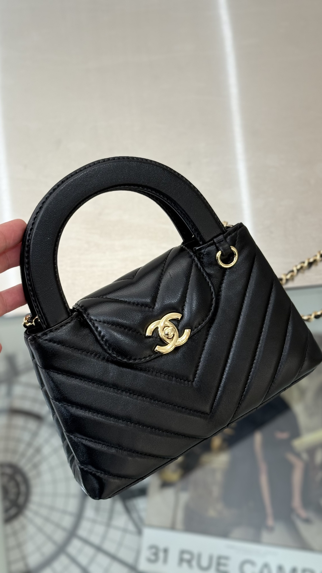 26K Kelly Mini Chevron-Quilted Lambskin Handle Bag with Gold-Tone Hardware - Mocuir