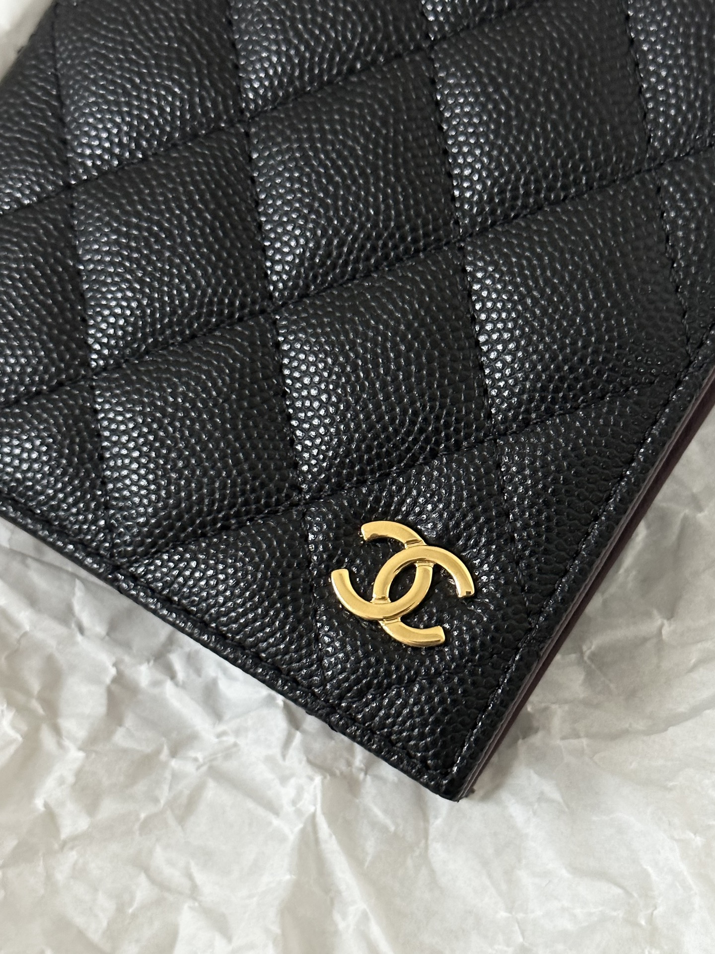 Classic Quilted Caviar Leather Passport Holder with Gold-Tone CC Logo - Mocuir
