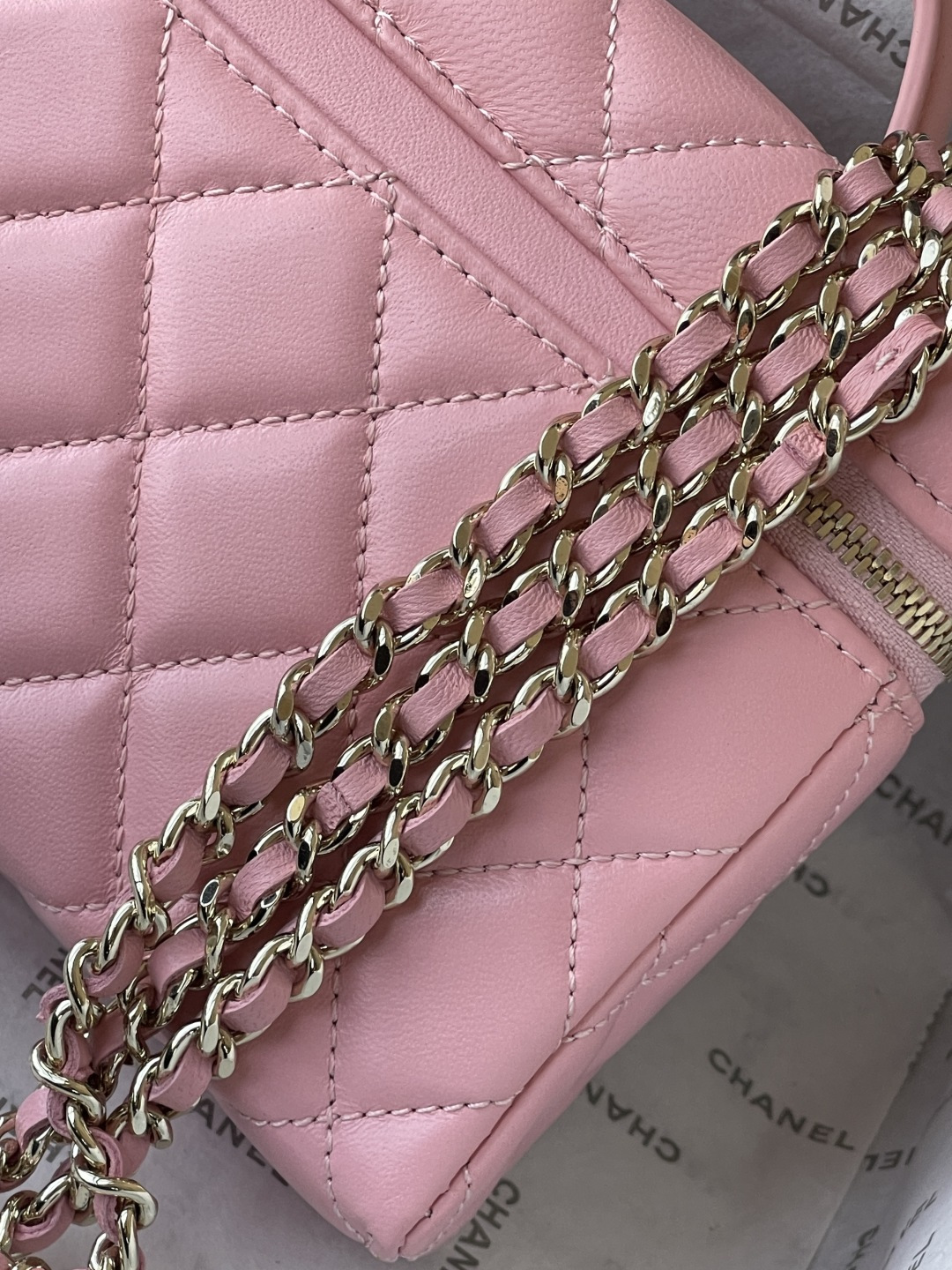 25C Classic Vanity Case with Chain（pink） - Mocuir