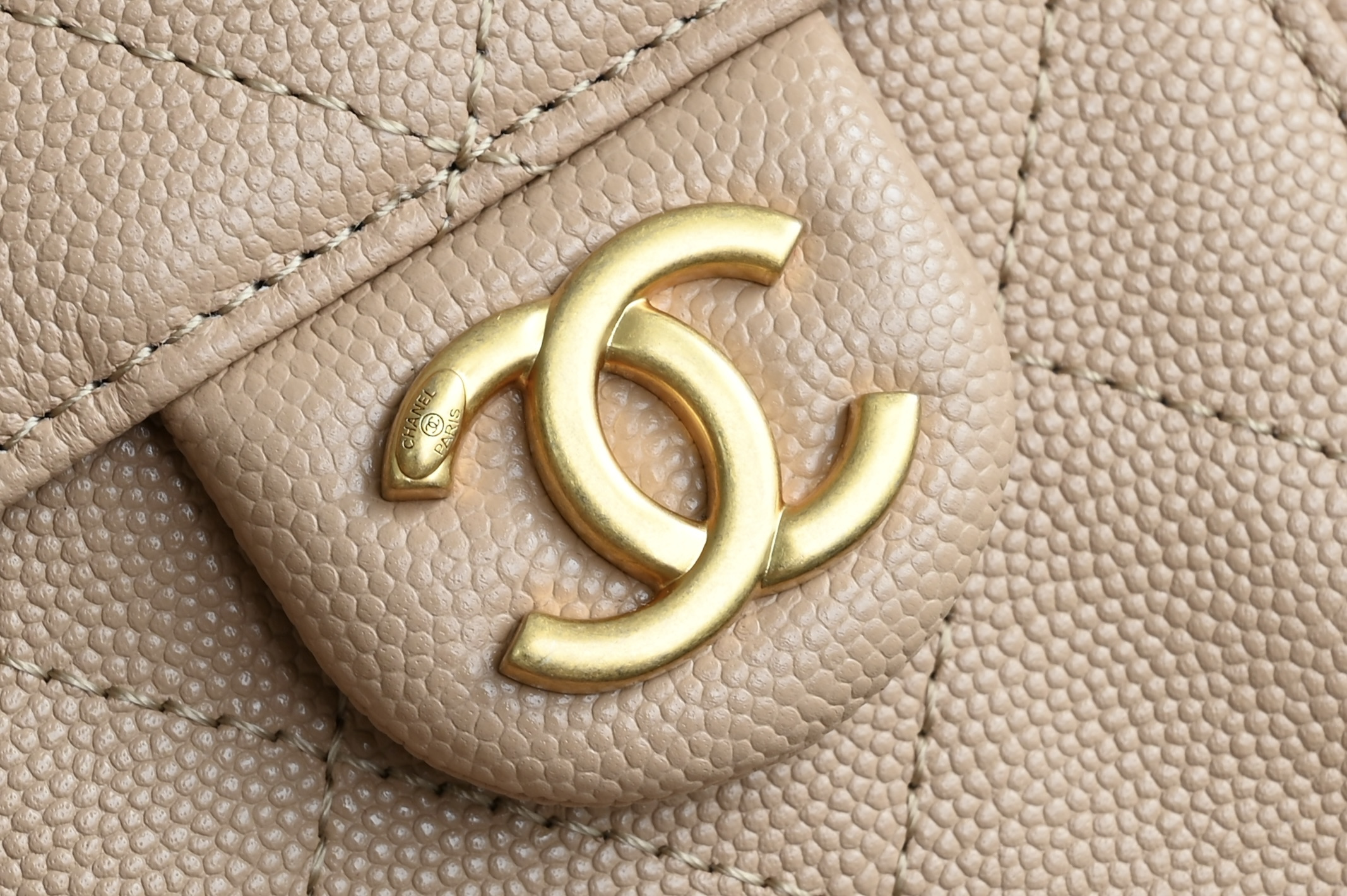 Chain Decor Hobo Bag（Light Beige） - Mocuir