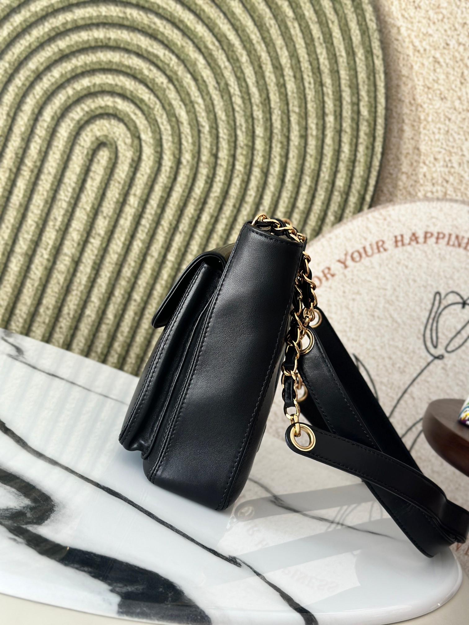 Vintage Style Chain Shoulder Tote Bag in Black Calfskin with Gold-Tone Hardware - Mocuir