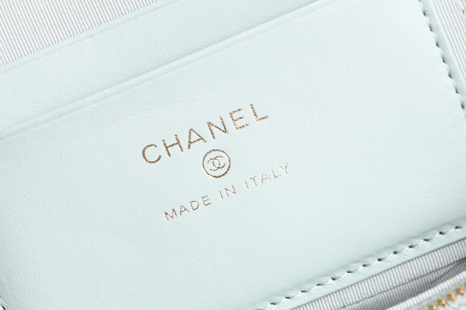 Small Vanity Case (LP Lunch Box Bag) in Baby Blue Quilted Caviar Calfskin with Light Gold-Tone Hardware (25C/25S Collection) - Mocuir