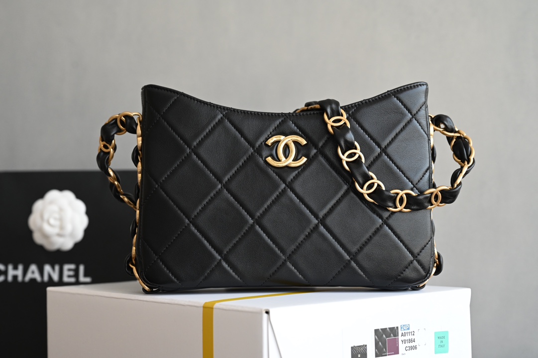 24K Hobo Shoulder Bag in Black Quilted Lambskin with Gold-Tone Hardware (Model AS4612) - Mocuir