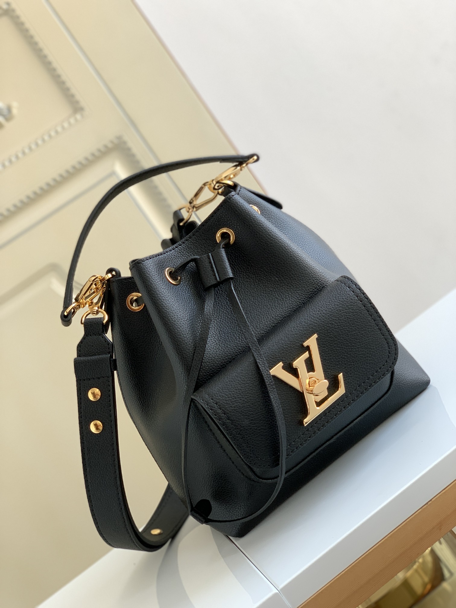 Louis Vuitton Shoulder Bag – LVSH1080