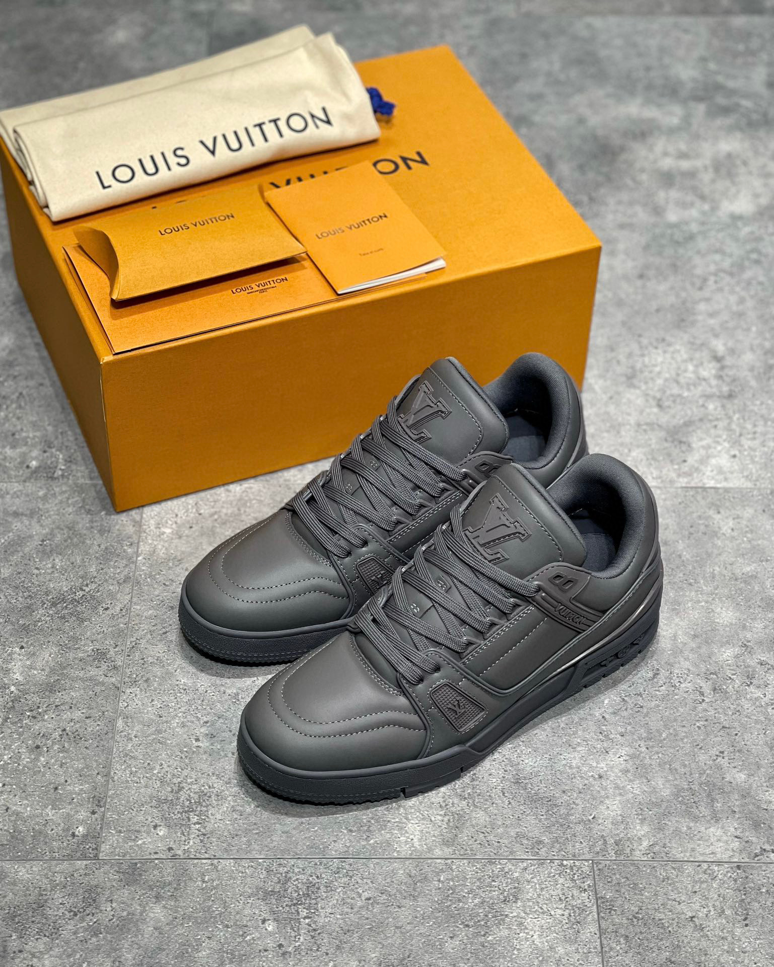 Louis Vuitton Sneaker – LSVT1307