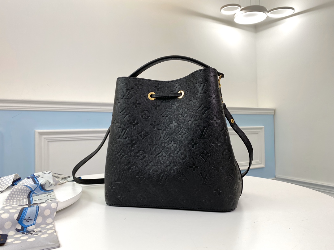 Louis Vuitton Shoulder Bag – LVSH1093
