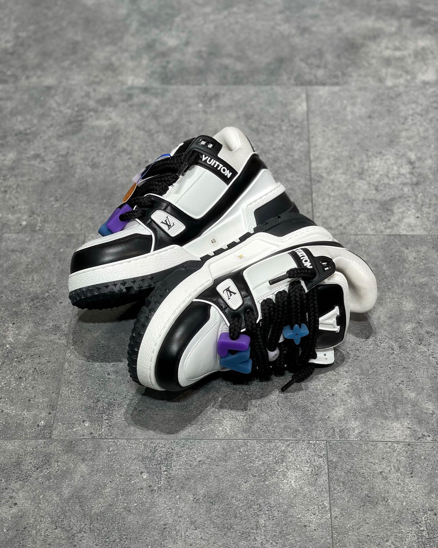 Louis Vuitton Sneaker – LSVT1282