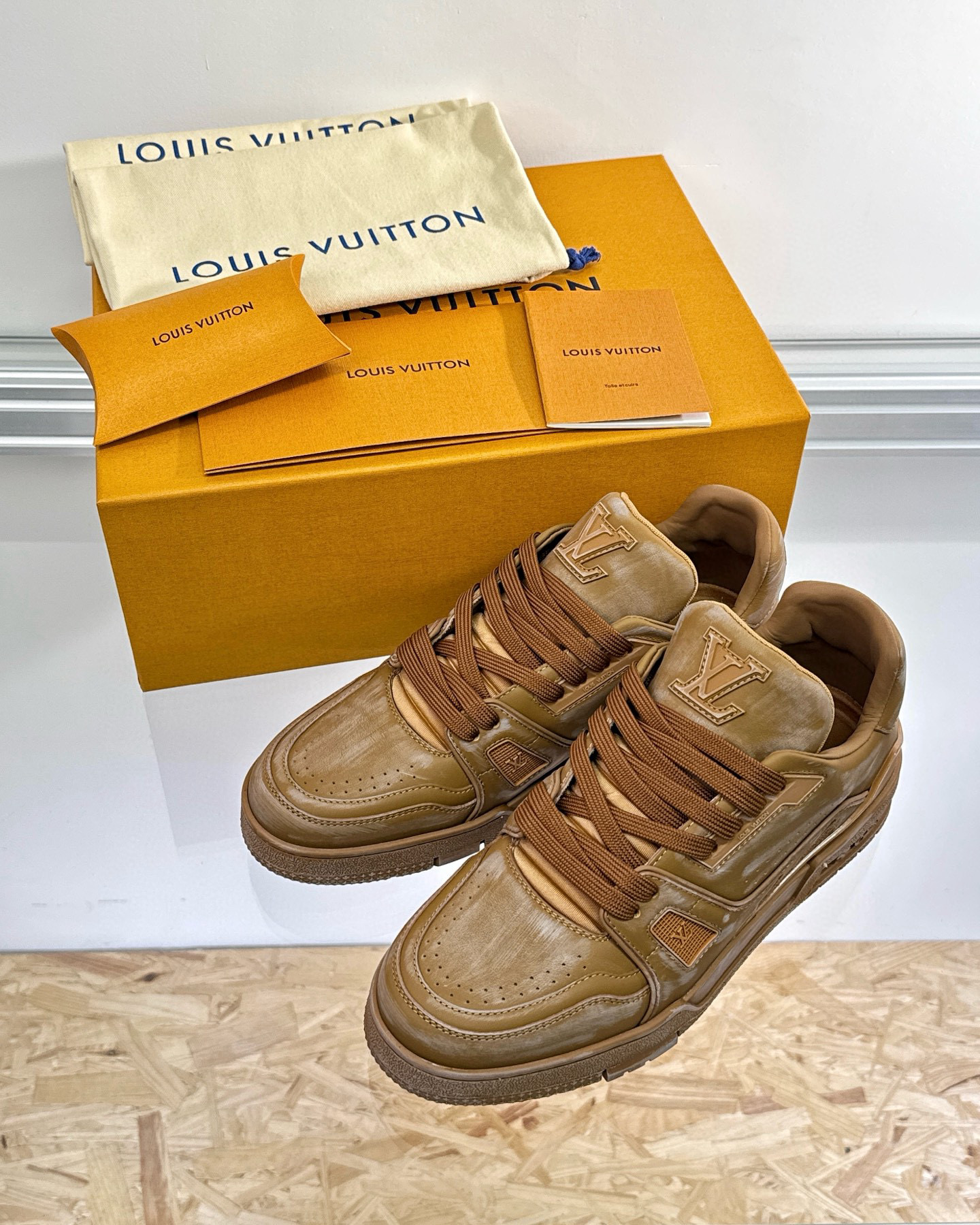 Louis Vuitton Sneaker – LSVT1443