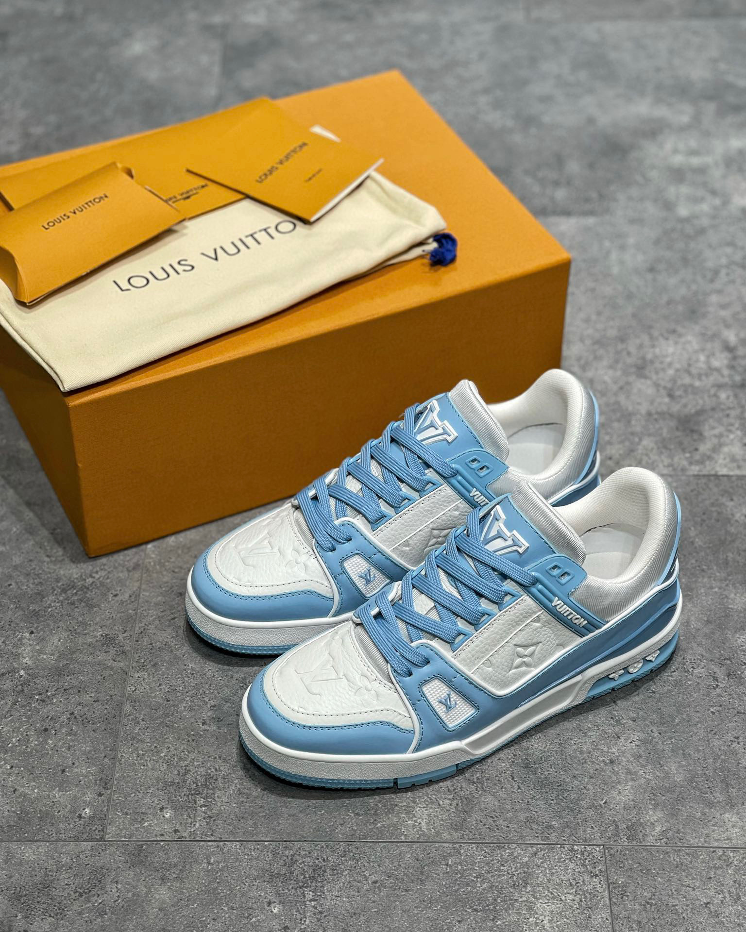 Louis Vuitton Sneaker – LSVT1189