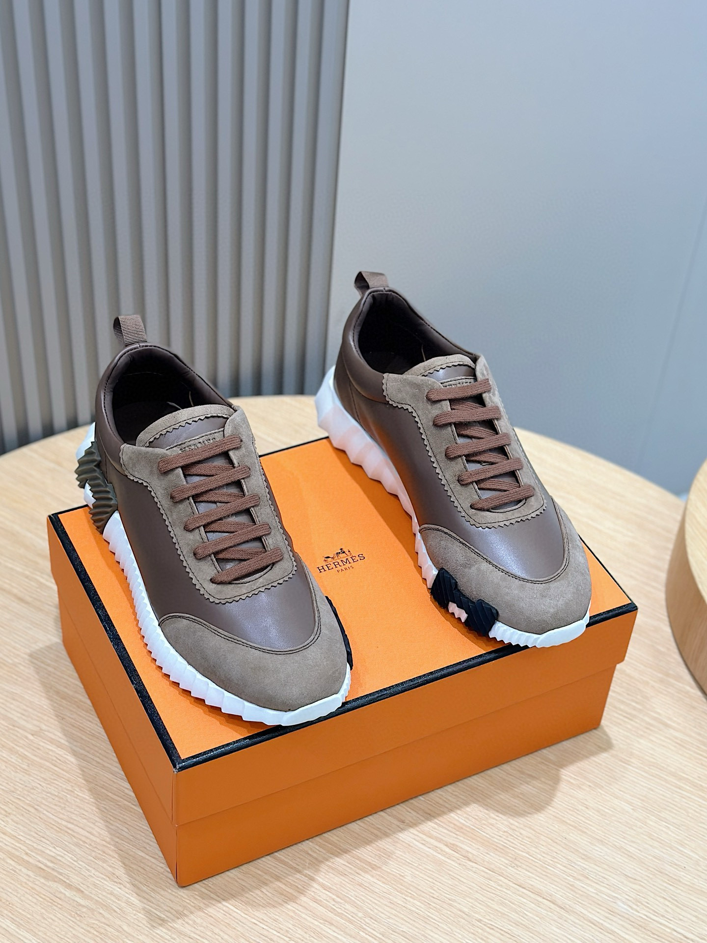Hermes Sneaker – HRMS1063