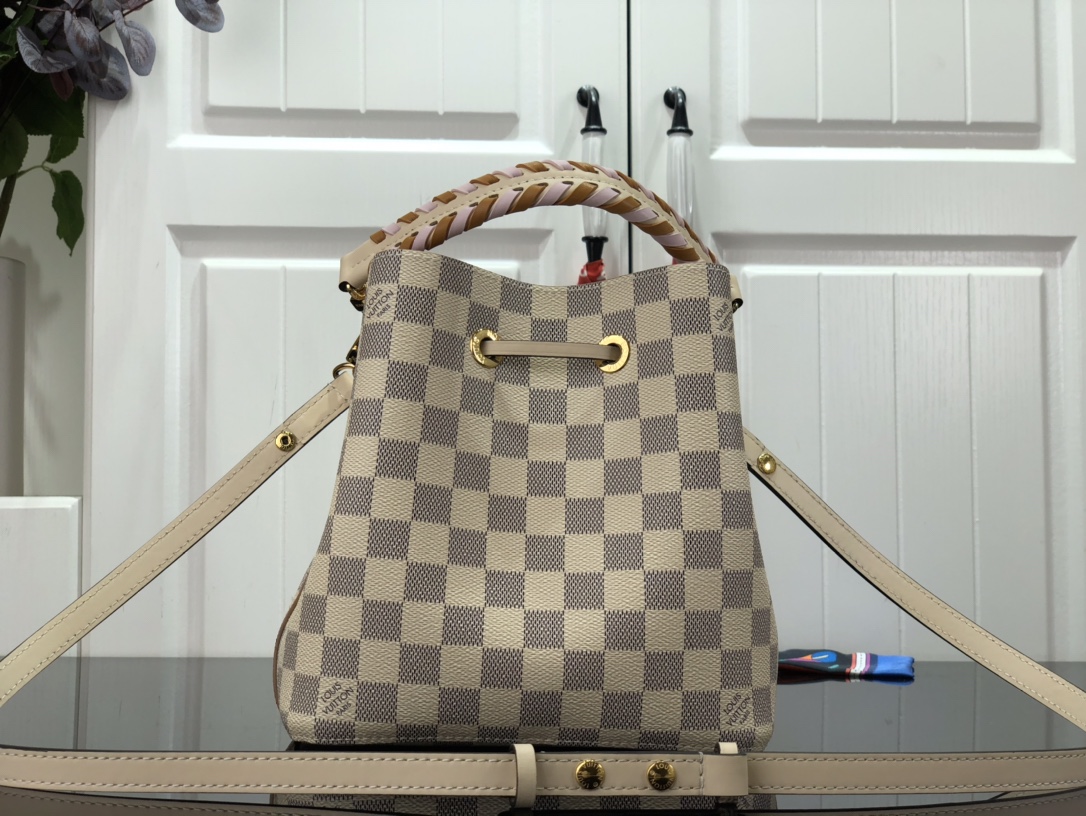 Louis Vuitton Shoulder Bag – LVSH1083