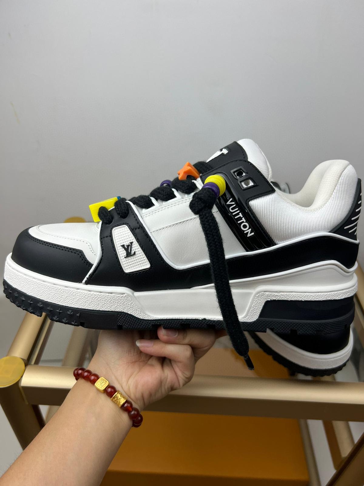 Louis Vuitton Sneaker – LSVT1243