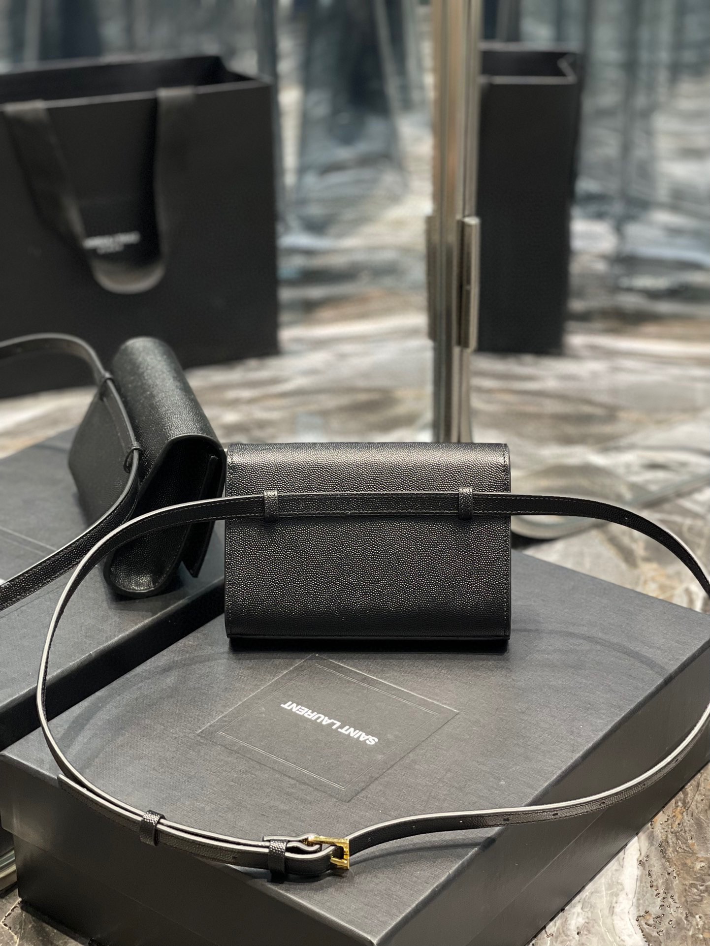 Yves Saint Lauren Bag – YSLB1075