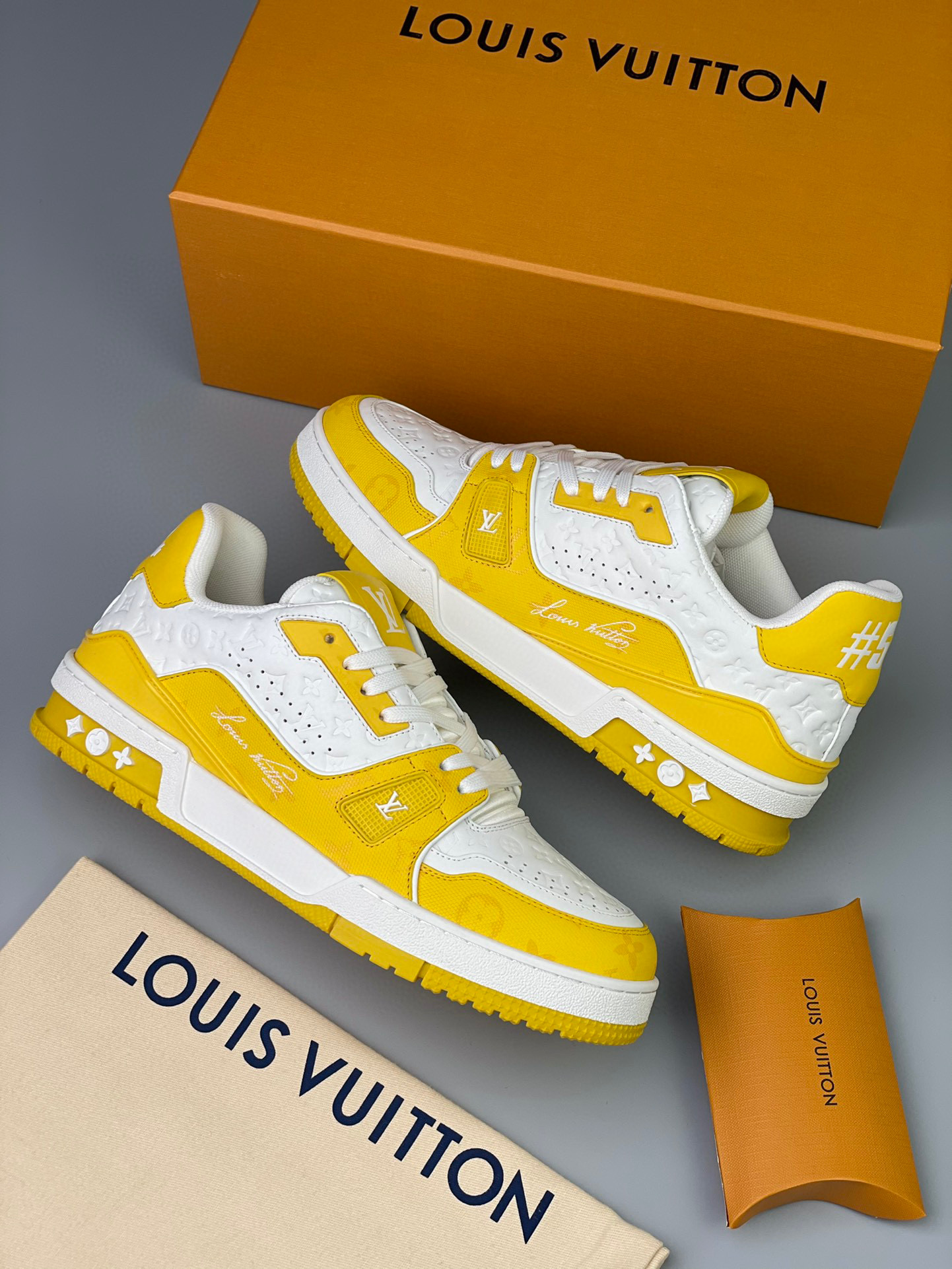 Louis Vuitton Sneaker – LSVT1220