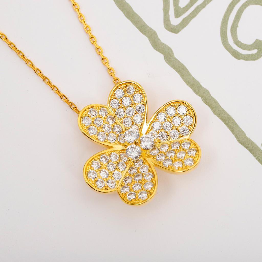 Van Cleef & Arpels Necklace – JWWM1078