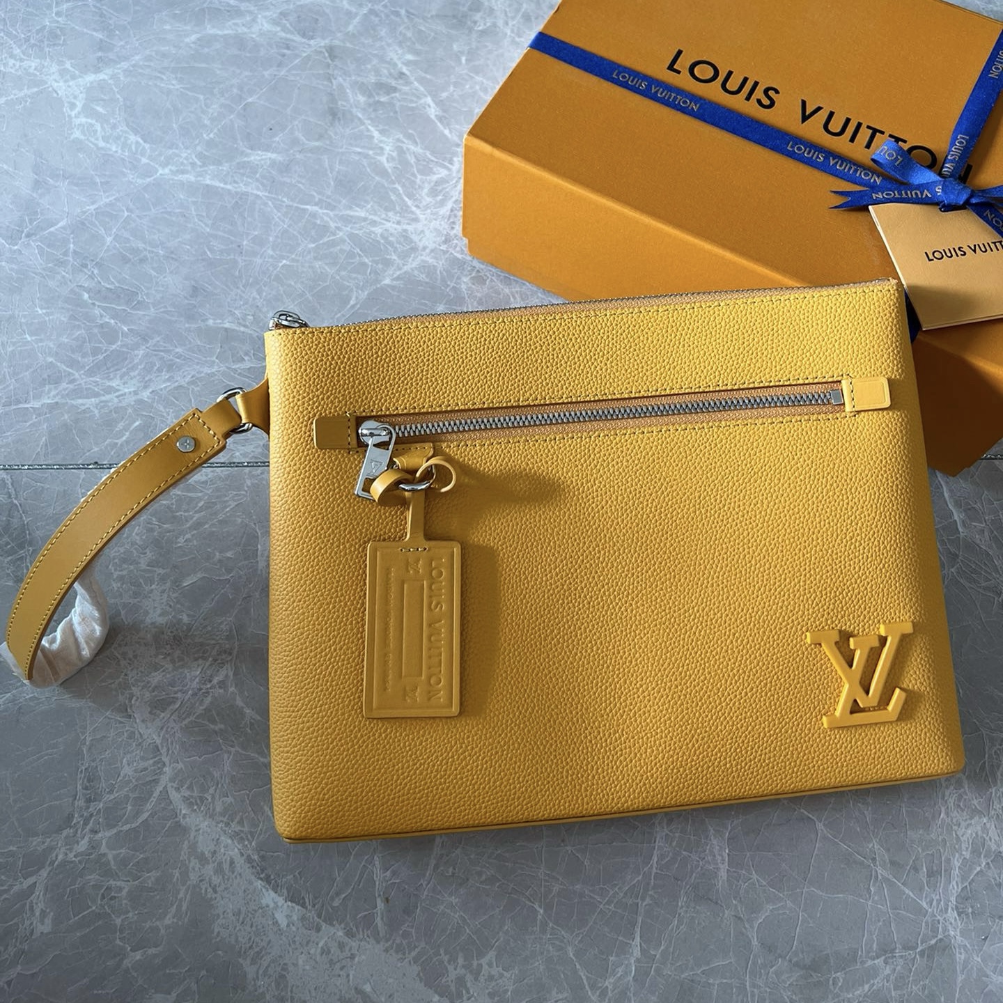 Louis Vuitton Pouch – BHPH1042