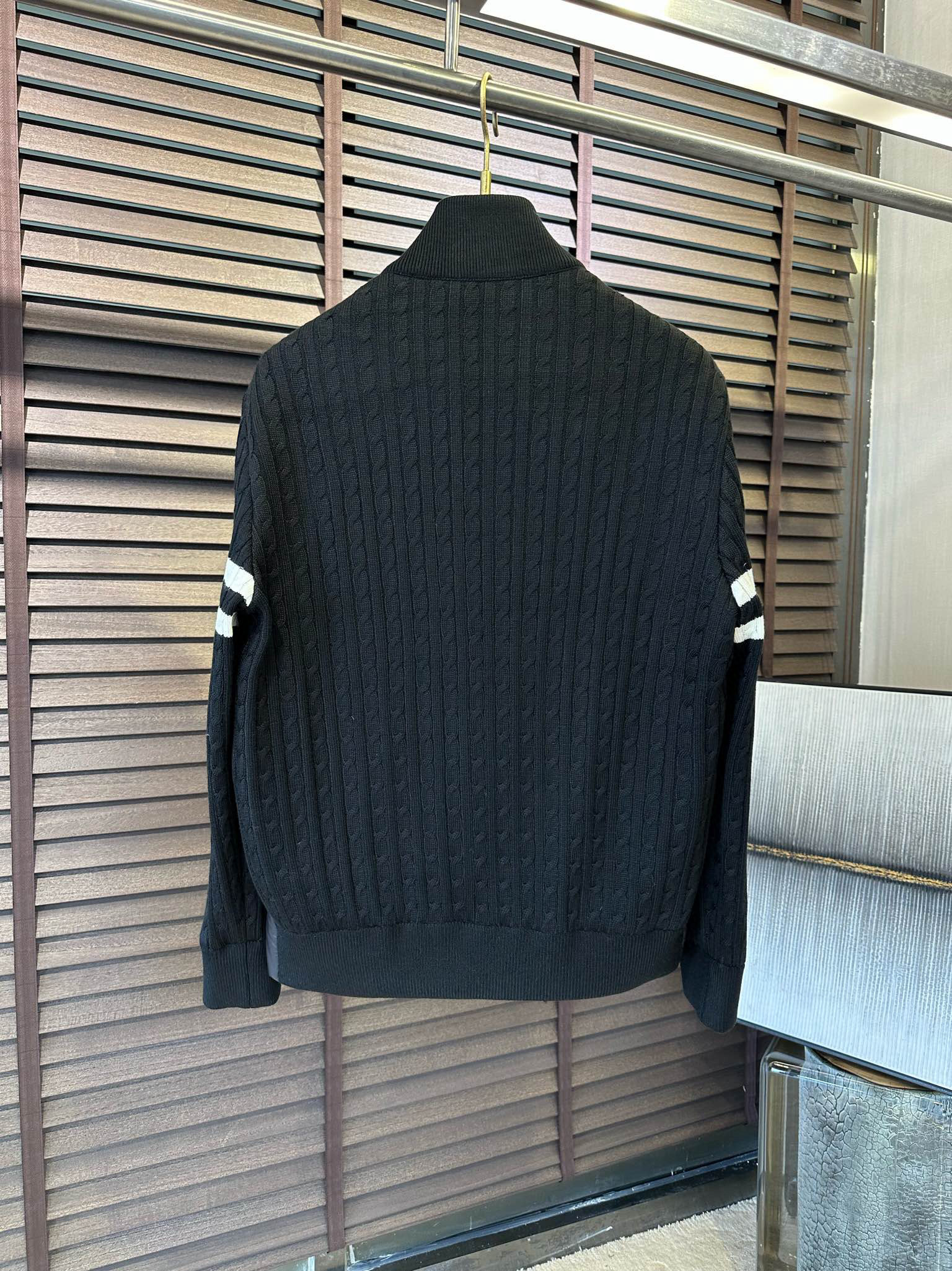 Moncler Zip Sweater – SWHO2549