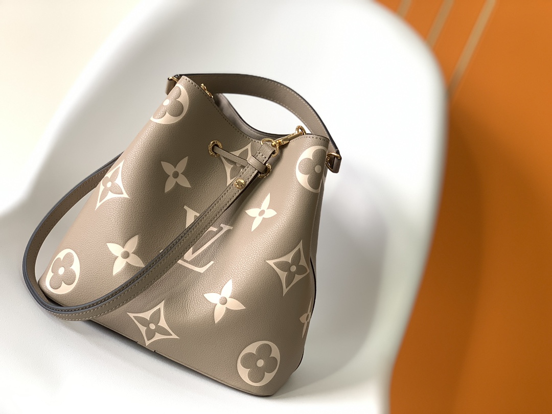 Louis Vuitton Shoulder Bag – LVSH1072
