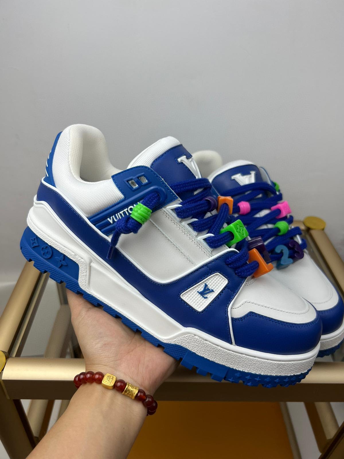 Louis Vuitton Sneaker – LSVT1242