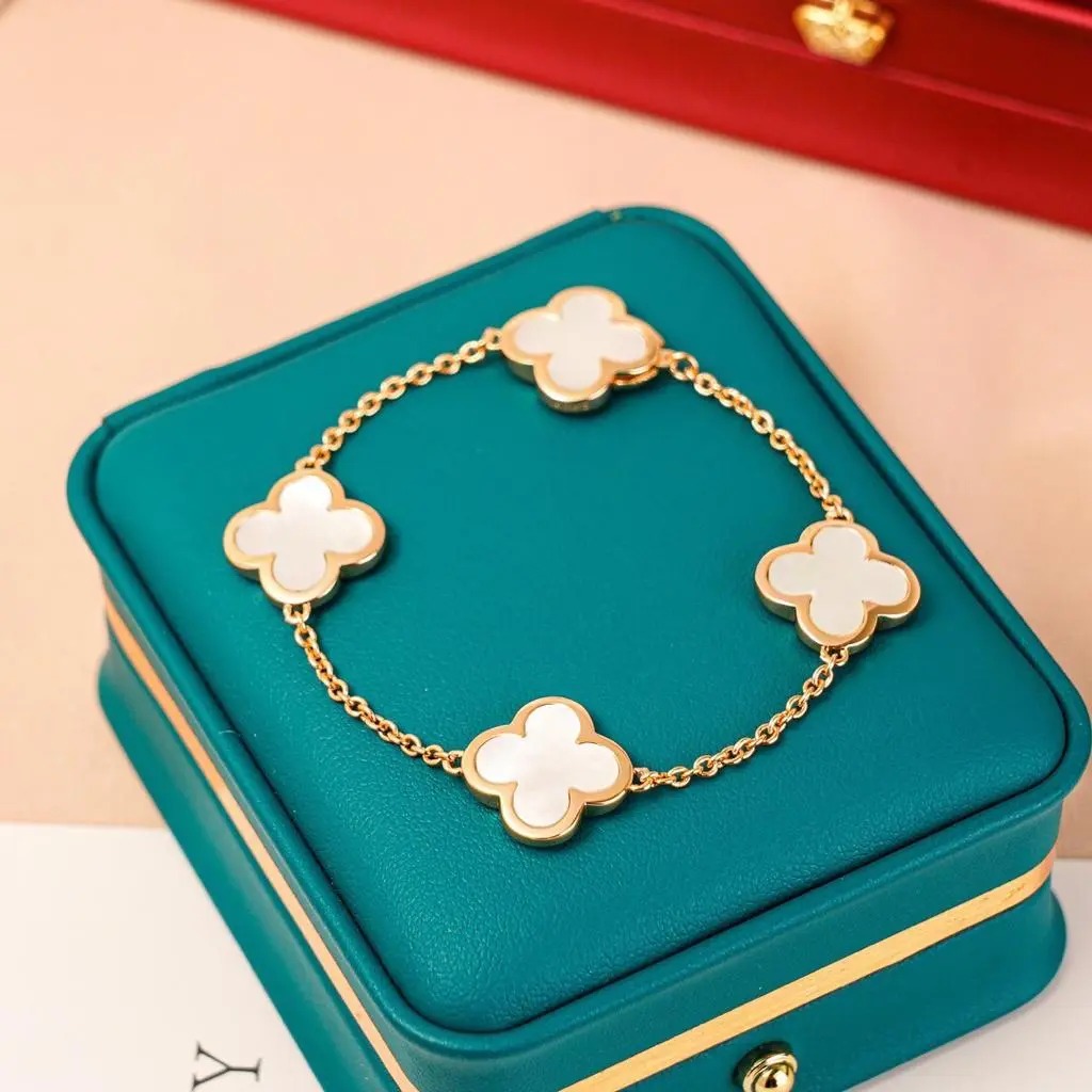Van Cleef & Arpels Bracelet – JWWM1010