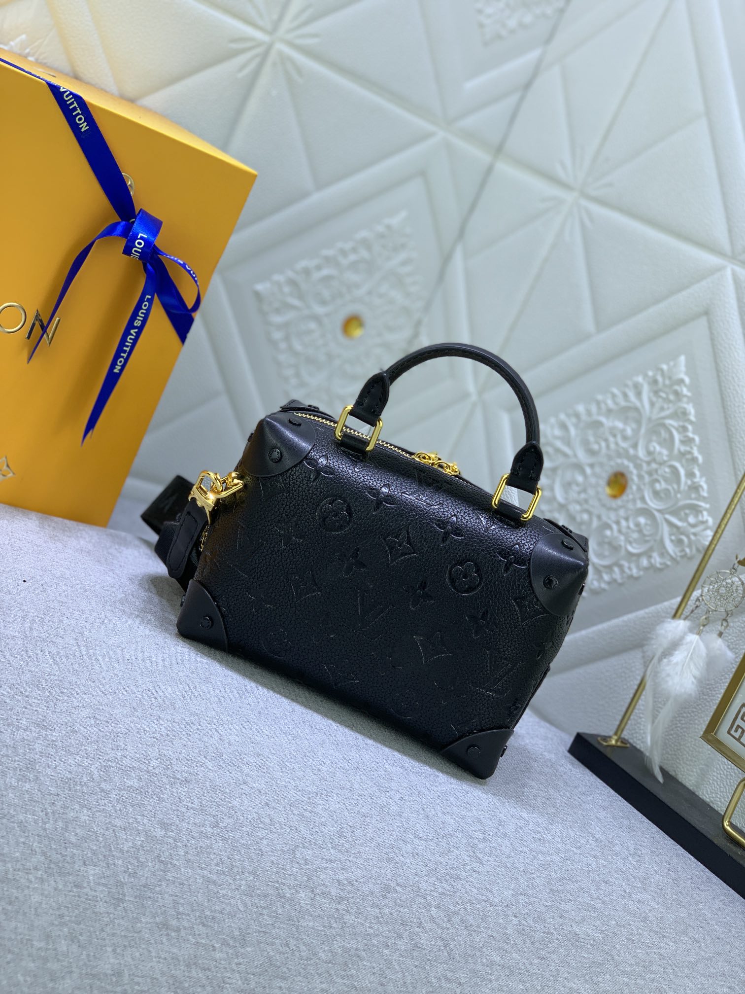 Louis Vuitton Shoulder Bag – LVSH1178