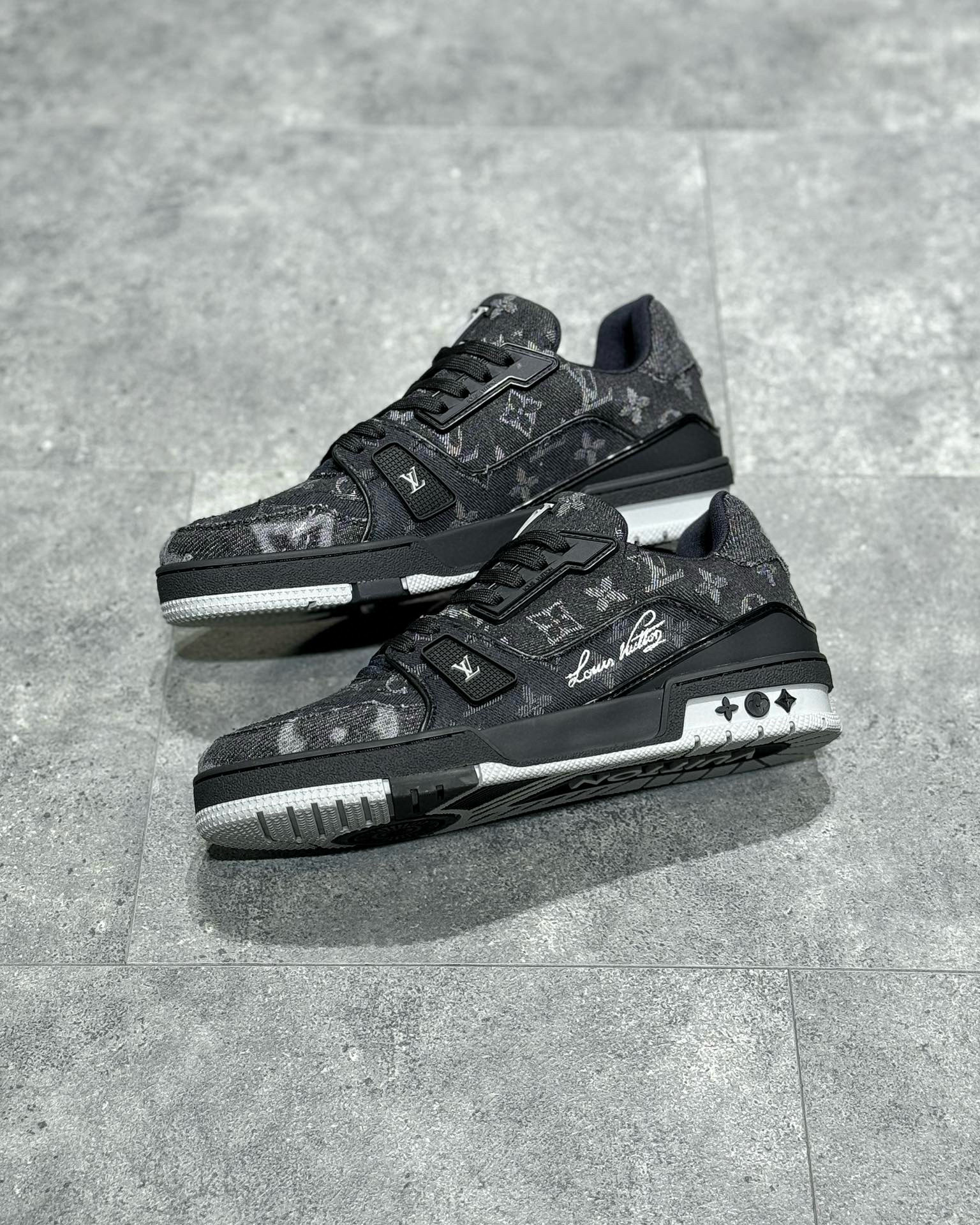 Louis Vuitton Sneaker – LSVT1311