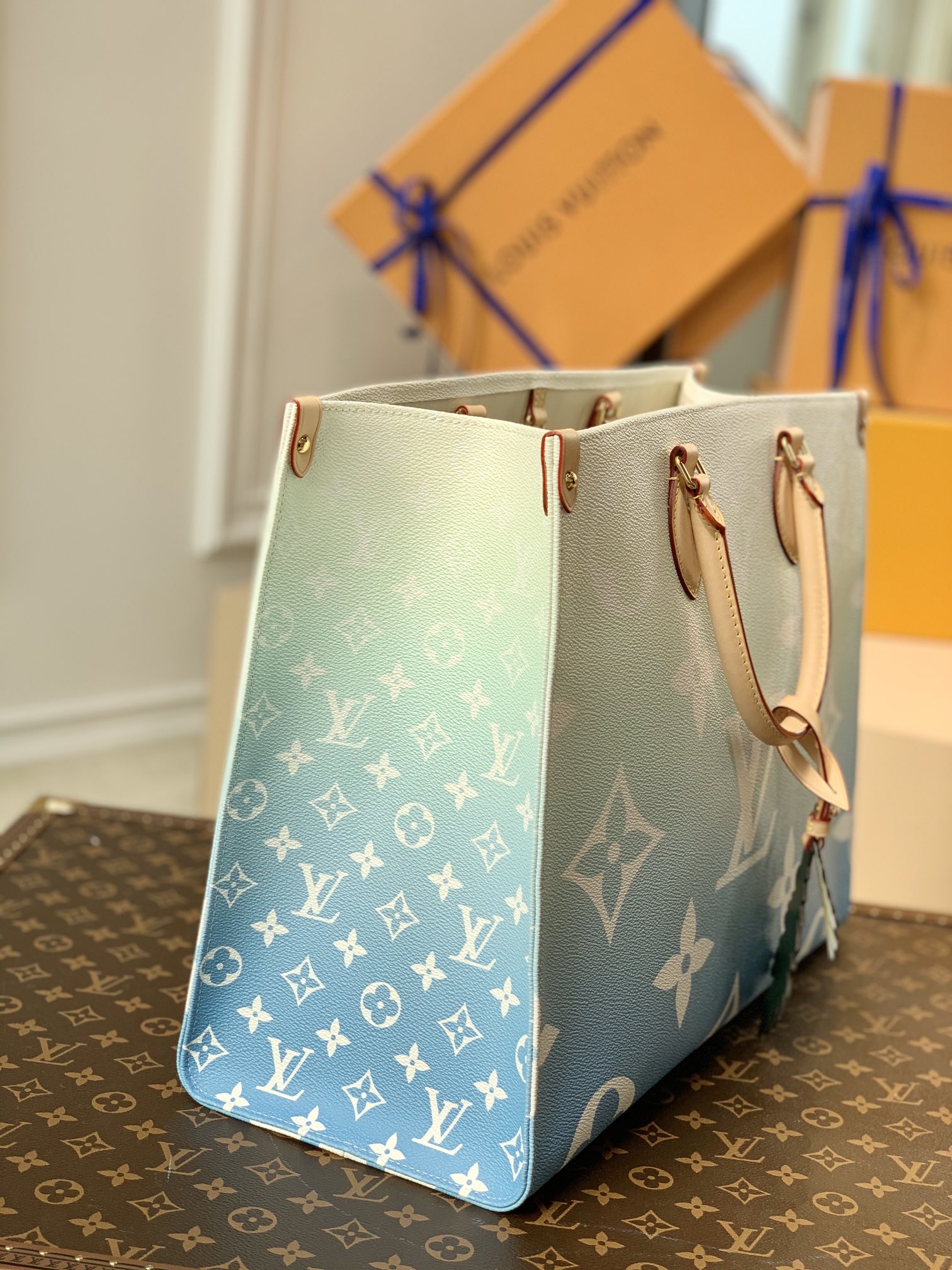 Louis Vuitton Tote Bag – LVTB1077
