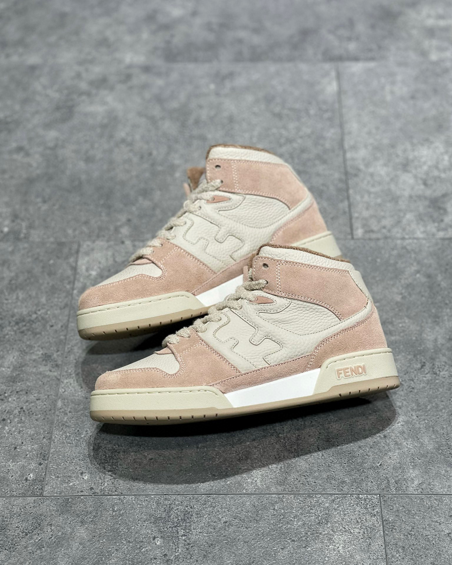Fendi Sneaker – FEND1071