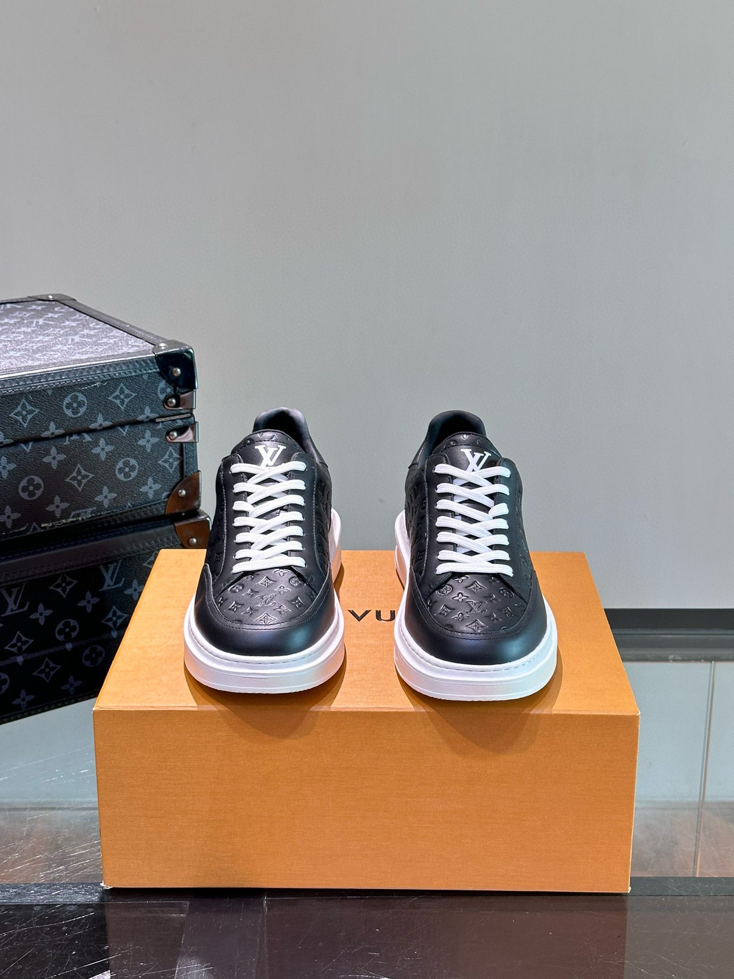 Louis Vuitton Sneaker – LSVT1438