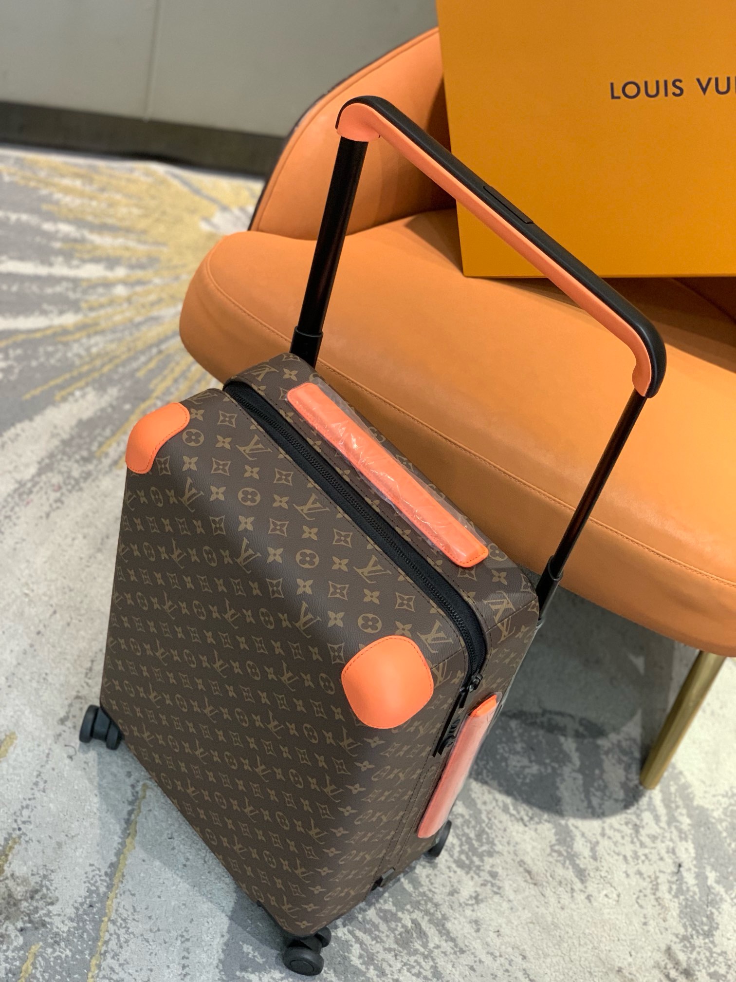 Louis Vuitton Suitcase – BGSC1004