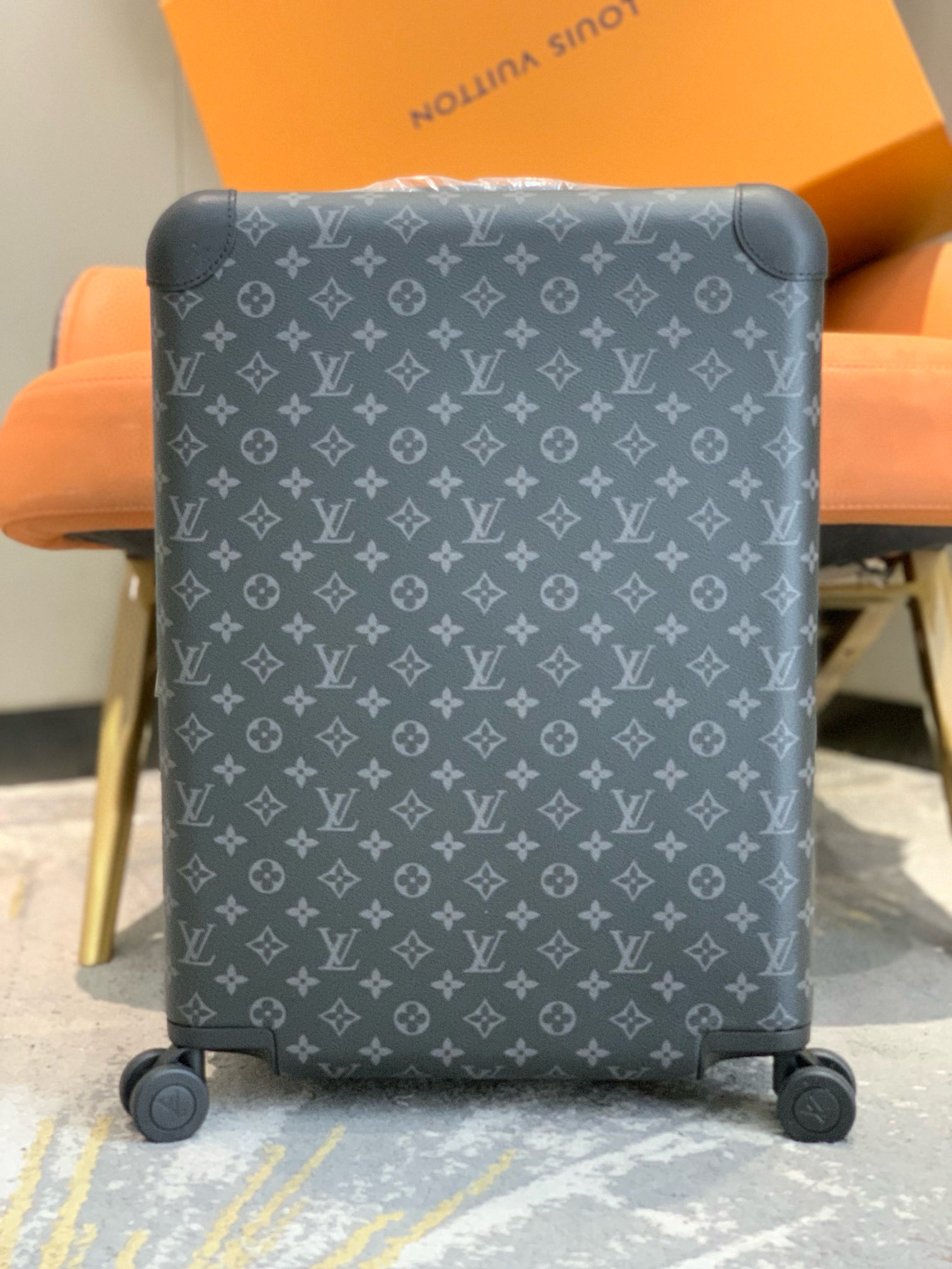 Louis Vuitton Suitcase – BGSC1003