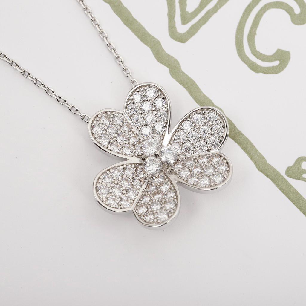 Van Cleef & Arpels Necklace – JWWM1079