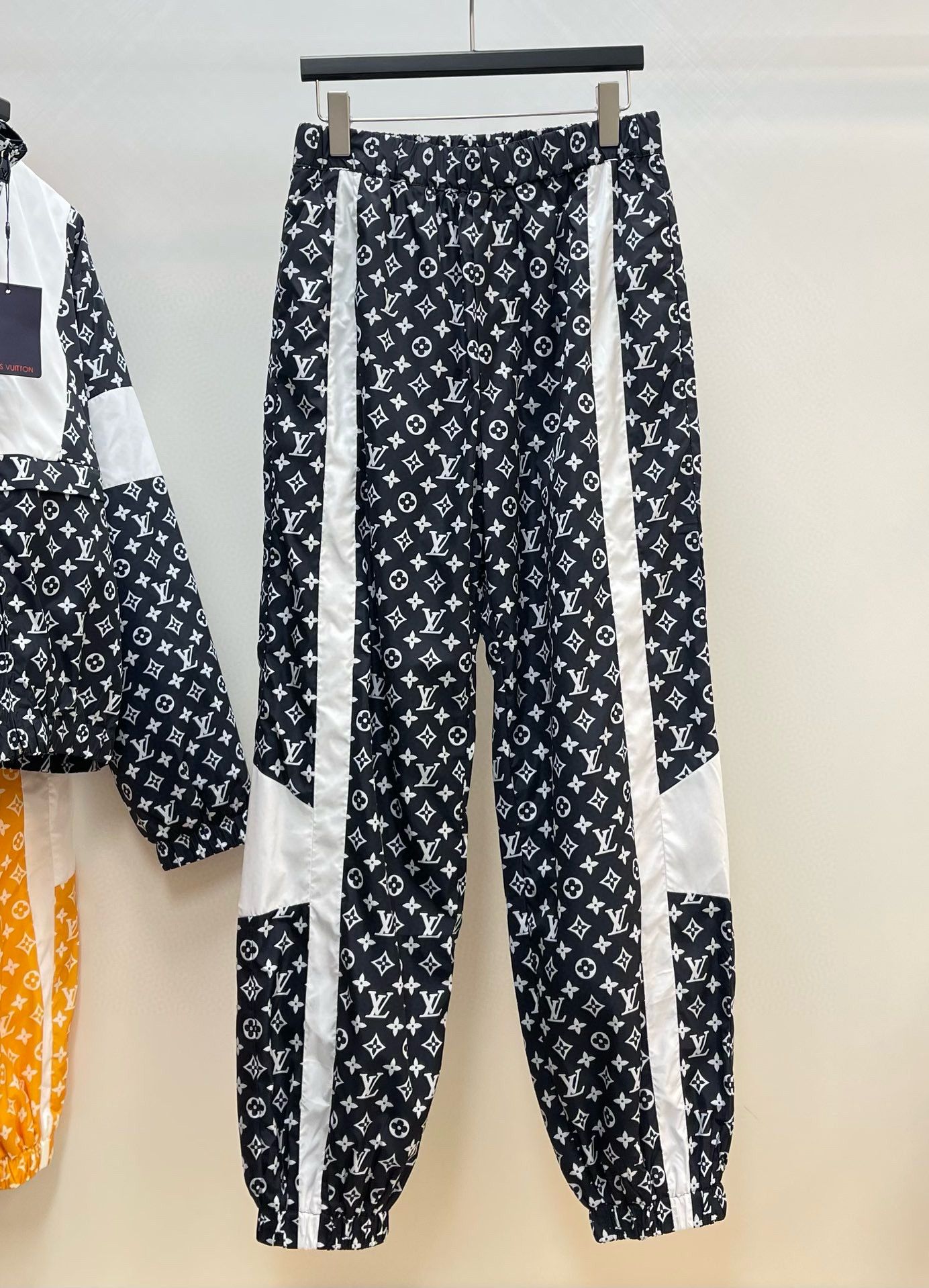 Louis Vuitton Track Pants – TRJT1160